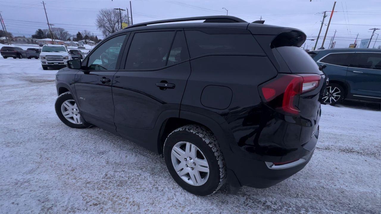 2022 GMC Terrain AT4 AWD, LEATHER SEATS, POWER LIFTGATE, CRUISE CONTROL, BACK UP CAM, SIRIUS XM!! Photo