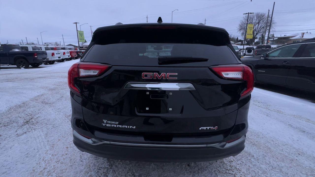 2022 GMC Terrain AT4 AWD, LEATHER SEATS, POWER LIFTGATE, CRUISE CONTROL, BACK UP CAM, SIRIUS XM!! Photo