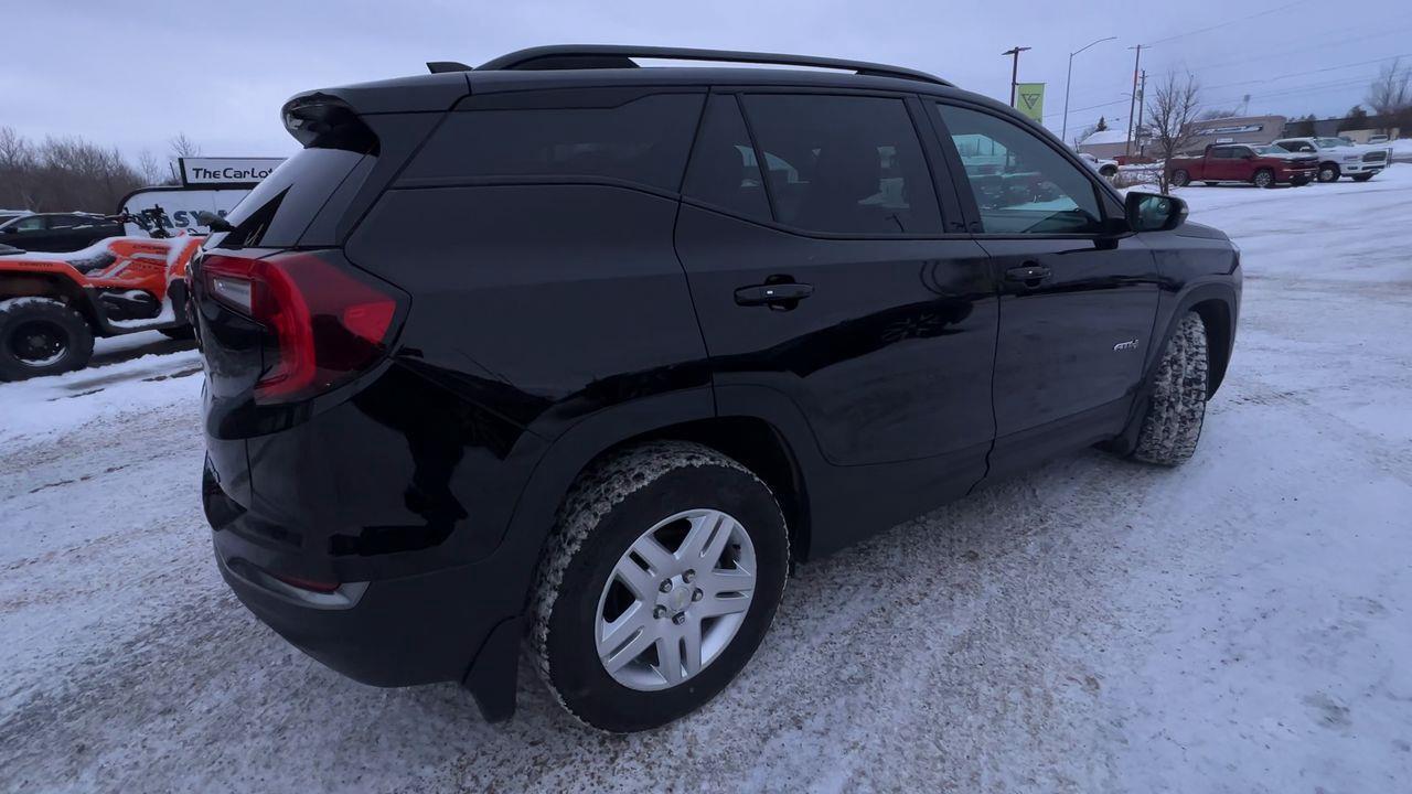 2022 GMC Terrain AT4 AWD, LEATHER SEATS, POWER LIFTGATE, CRUISE CONTROL, BACK UP CAM, SIRIUS XM!! Photo