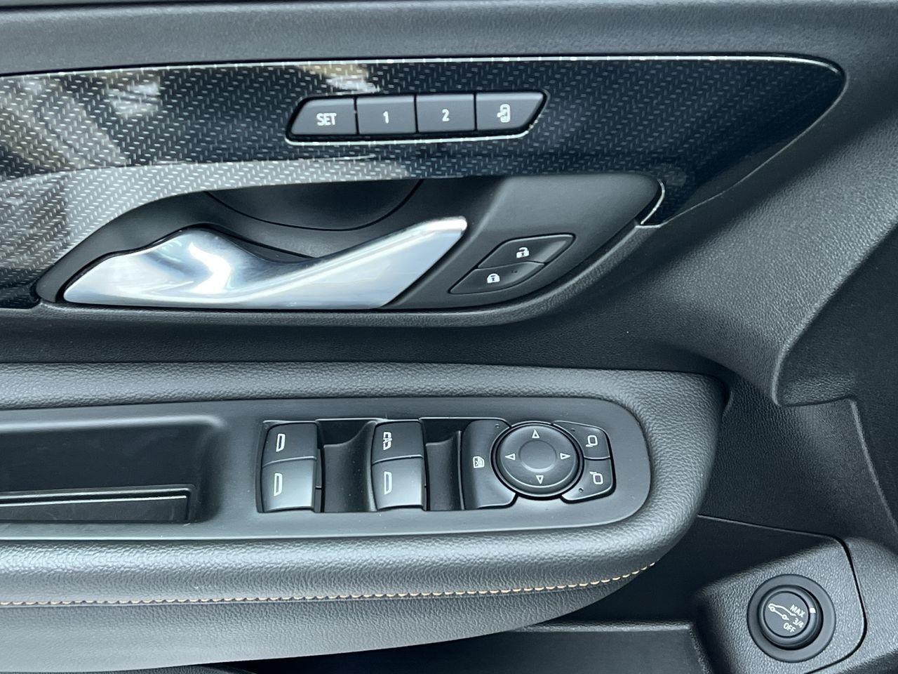 2022 GMC Terrain AT4 AWD, LEATHER SEATS, POWER LIFTGATE, CRUISE CONTROL, BACK UP CAM, SIRIUS XM!! Photo