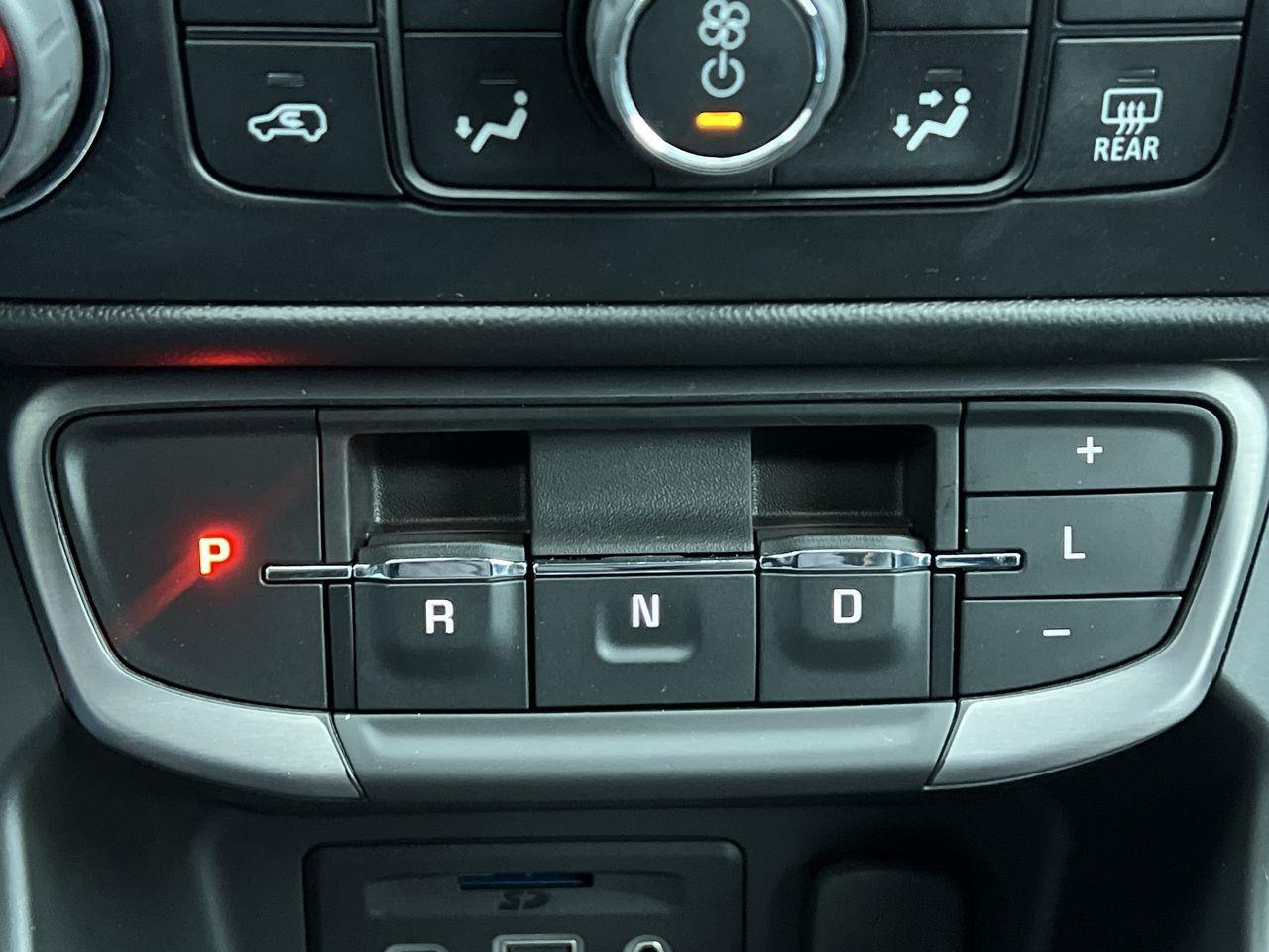 2022 GMC Terrain AT4 AWD, LEATHER SEATS, POWER LIFTGATE, CRUISE CONTROL, BACK UP CAM, SIRIUS XM!! Photo