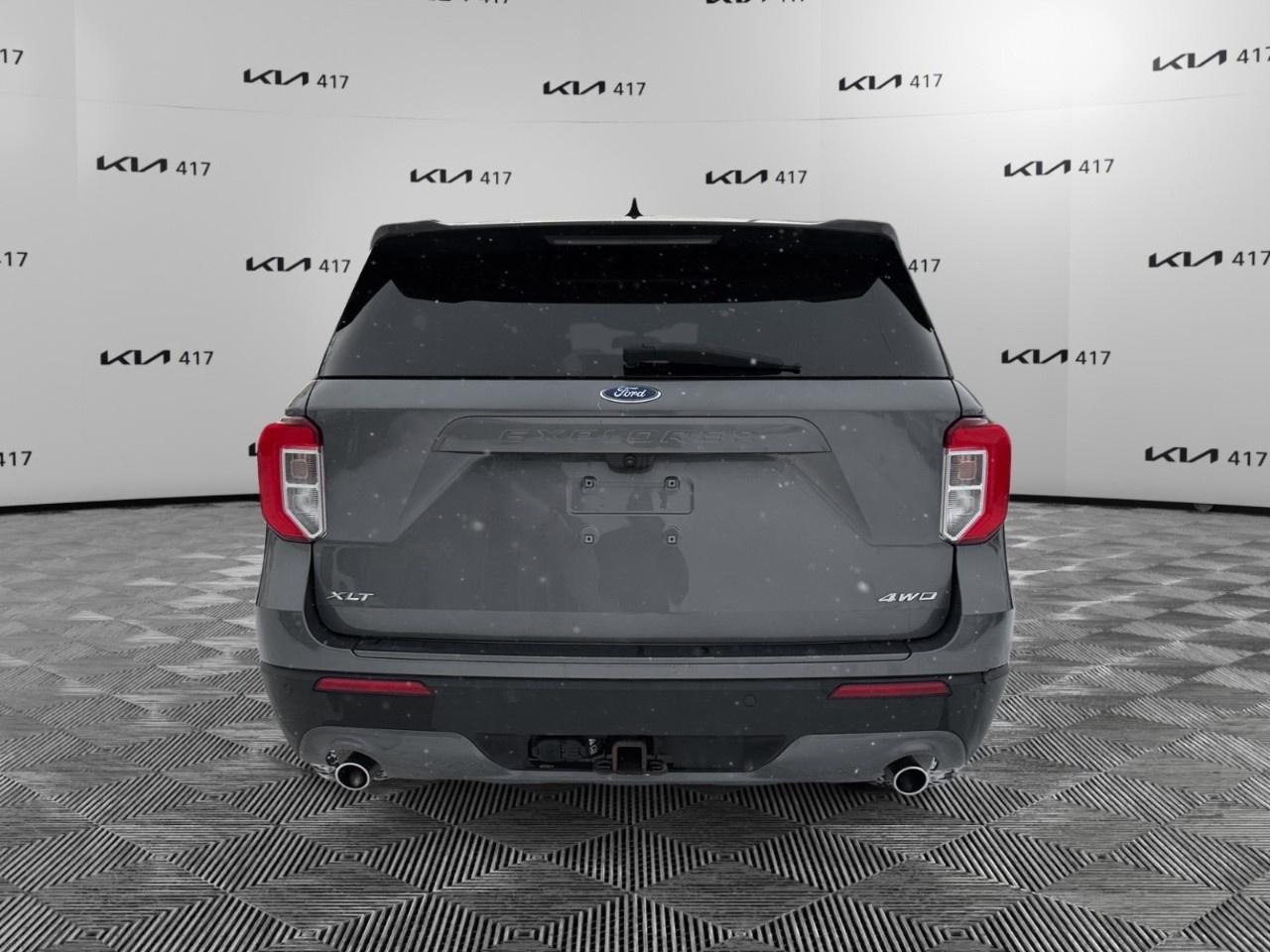 2021 Ford Explorer XLT 4WD Photo3