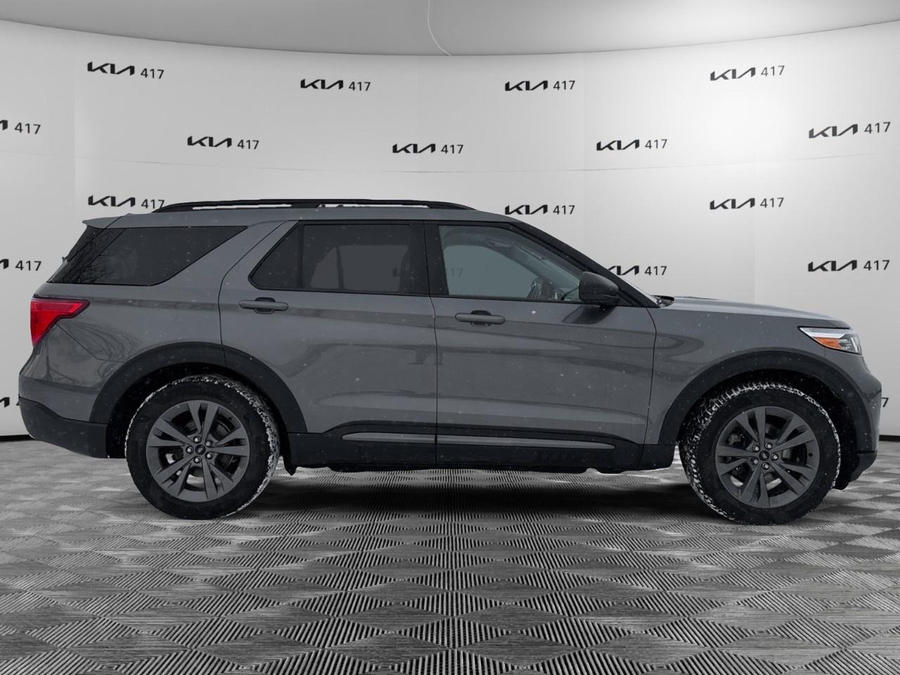 2021 Ford Explorer XLT 4WD Photo