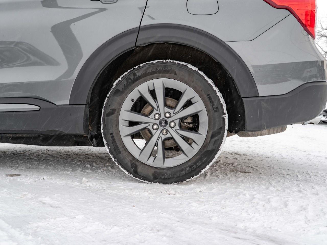 2021 Ford Explorer XLT 4WD Photo