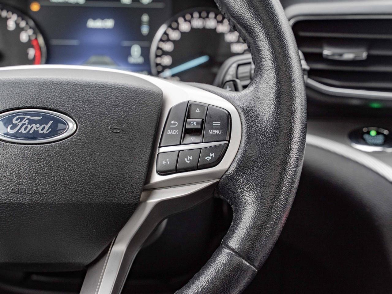 2021 Ford Explorer XLT 4WD Photo