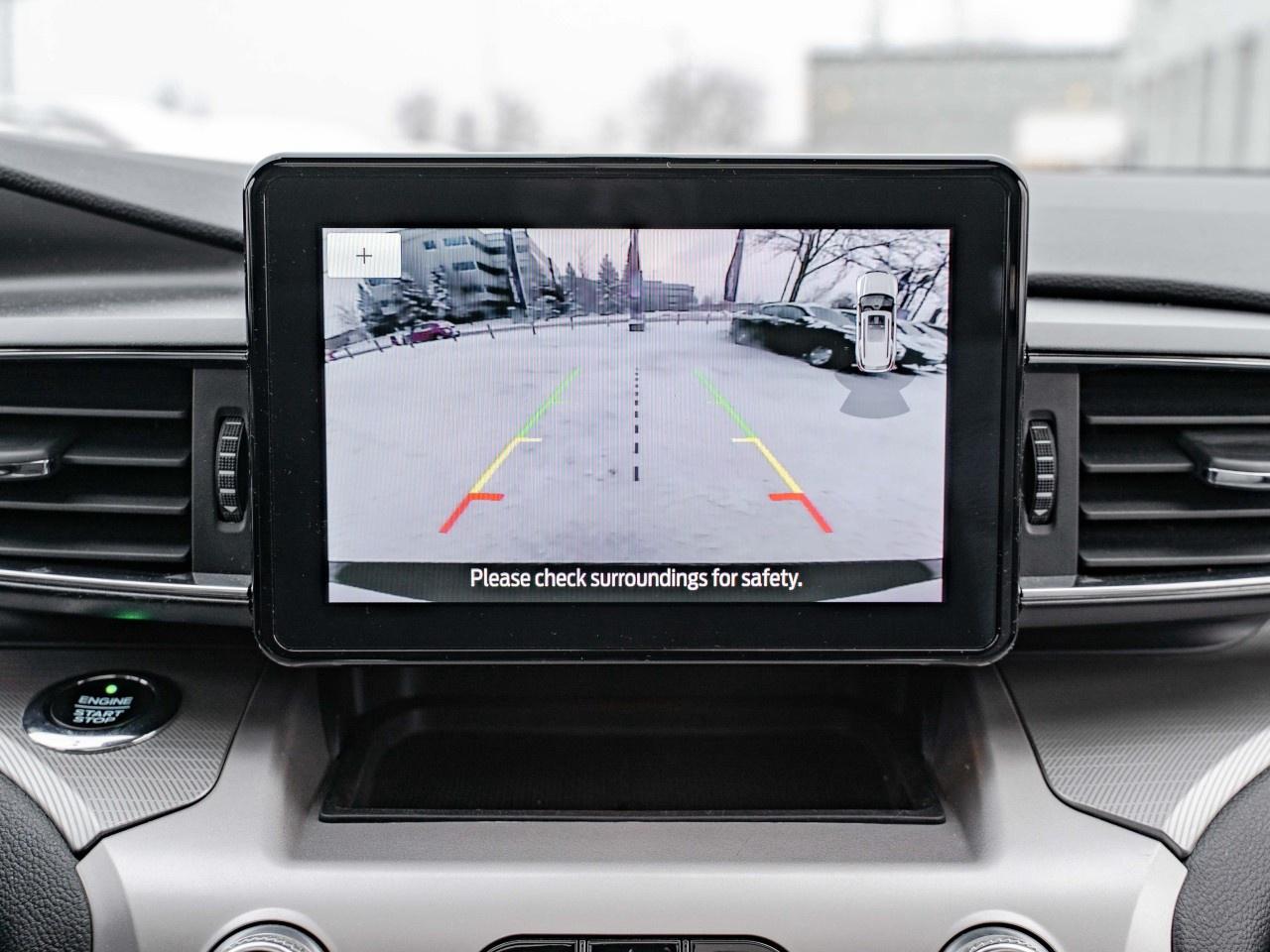 2021 Ford Explorer XLT 4WD Photo