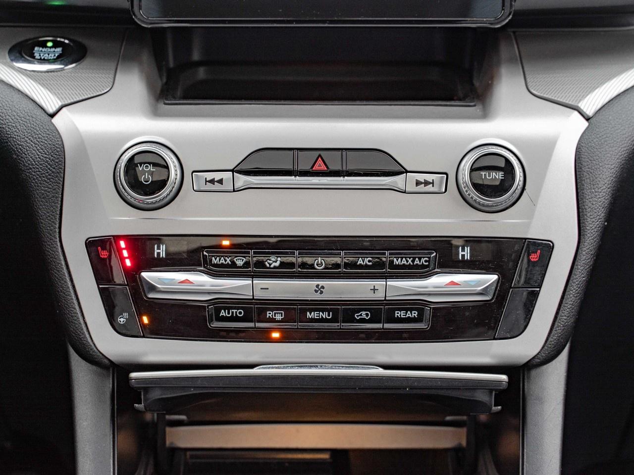 2021 Ford Explorer XLT 4WD Photo