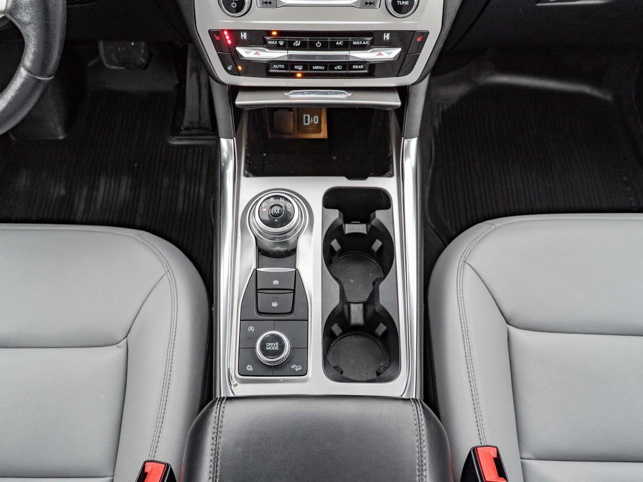 2021 Ford Explorer XLT 4WD Photo