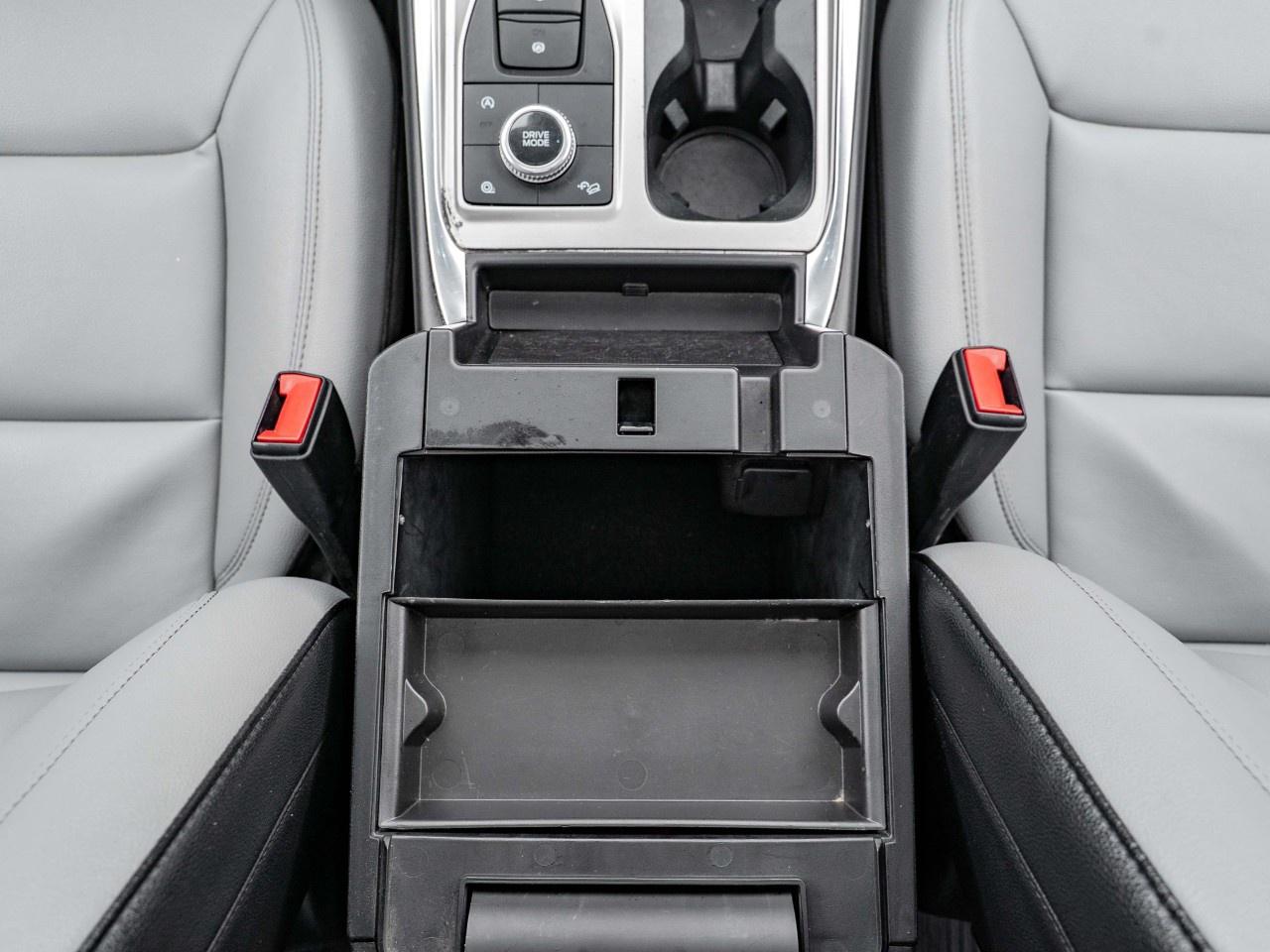 2021 Ford Explorer XLT 4WD Photo