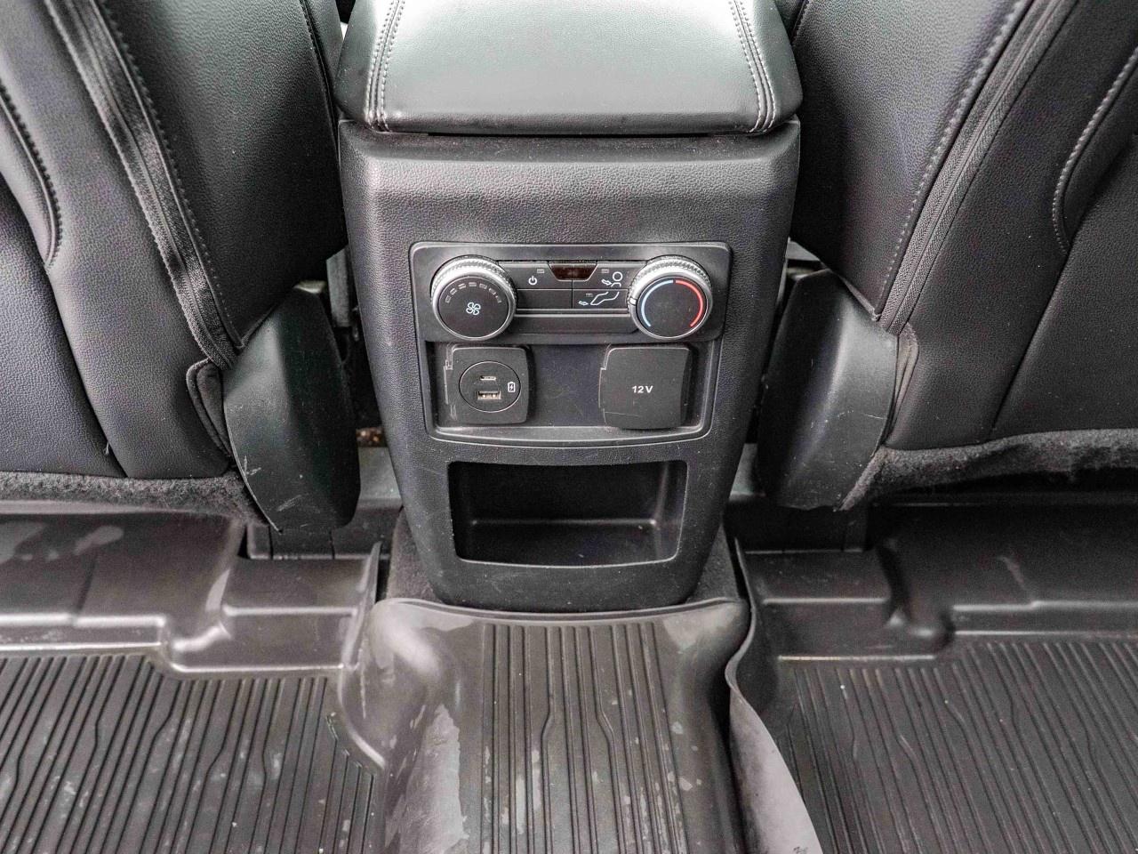 2021 Ford Explorer XLT 4WD Photo