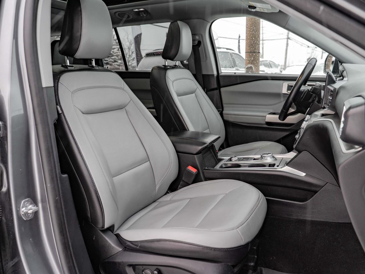 2021 Ford Explorer XLT 4WD Photo