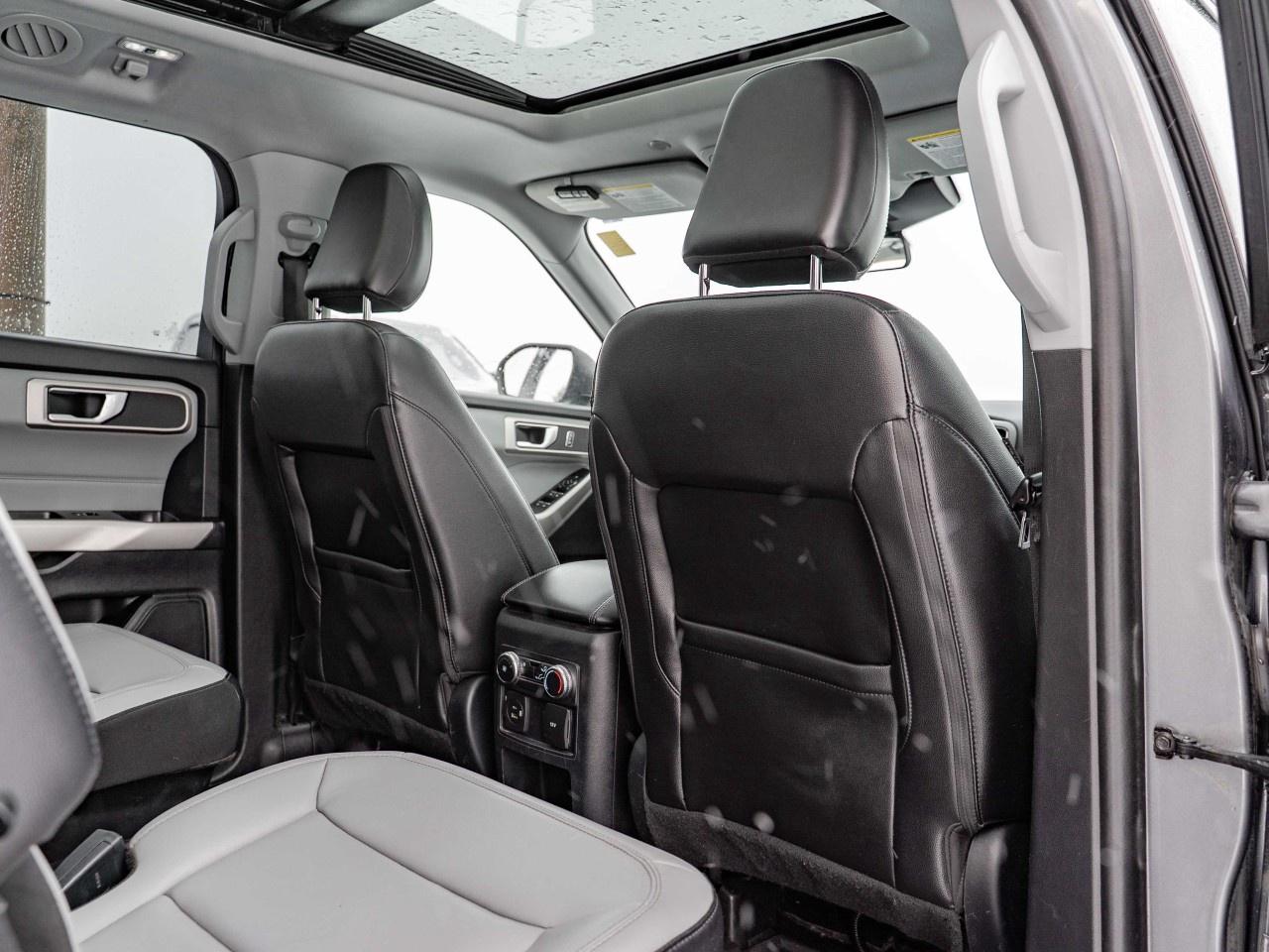 2021 Ford Explorer XLT 4WD Photo