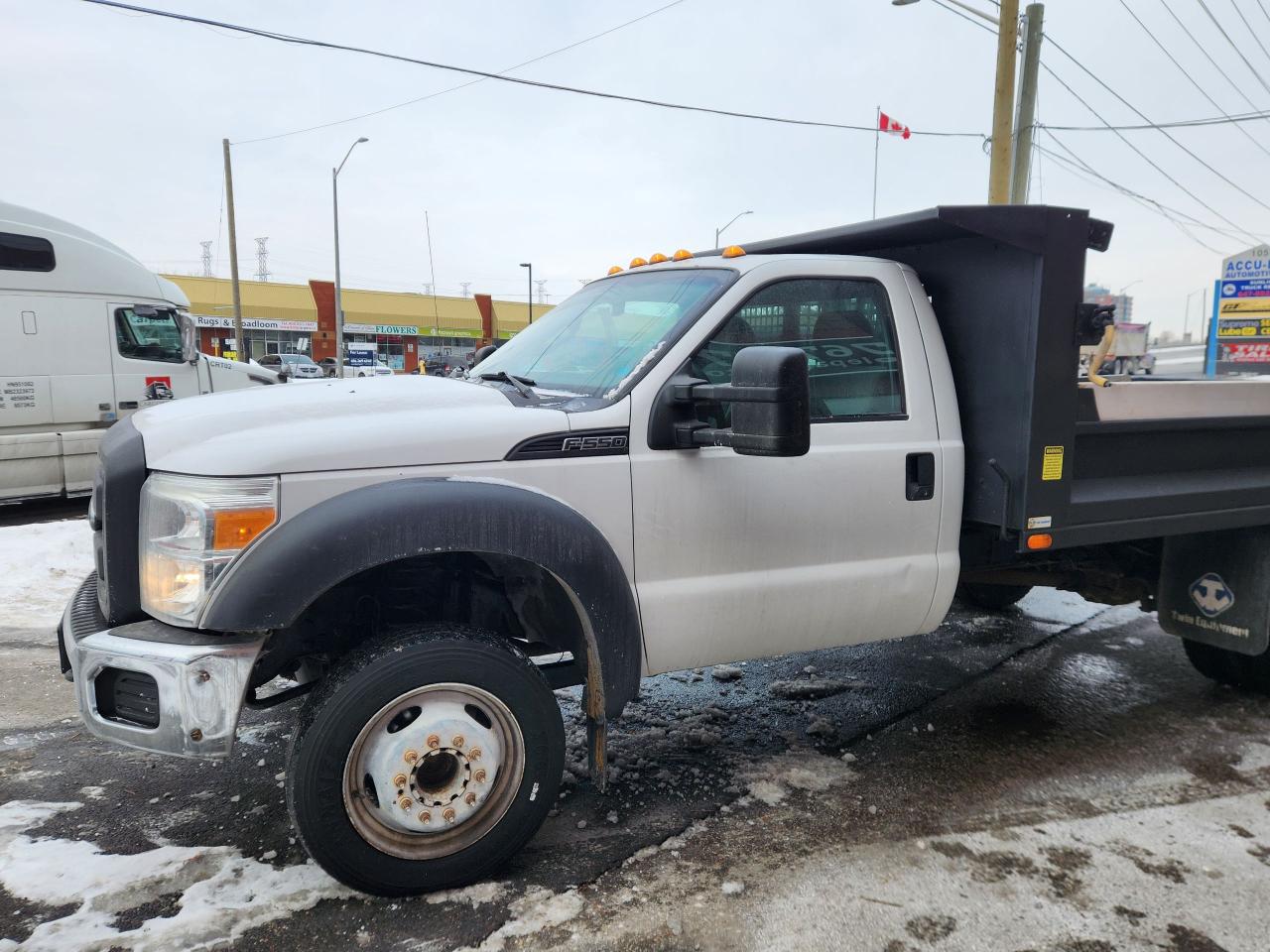 2016 Ford SUPER DUTY F-550 DRW XL SUPER DUTY F-550 WITH DUMP BED Photo