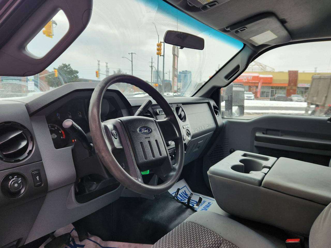 2016 Ford SUPER DUTY F-550 DRW XL SUPER DUTY F-550 WITH DUMP BED Photo