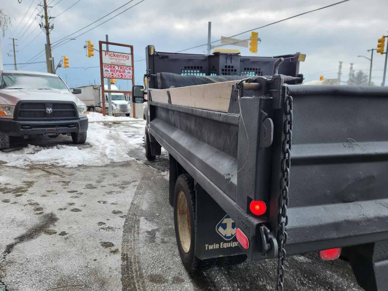 2016 Ford SUPER DUTY F-550 DRW XL SUPER DUTY F-550 WITH DUMP BED Photo
