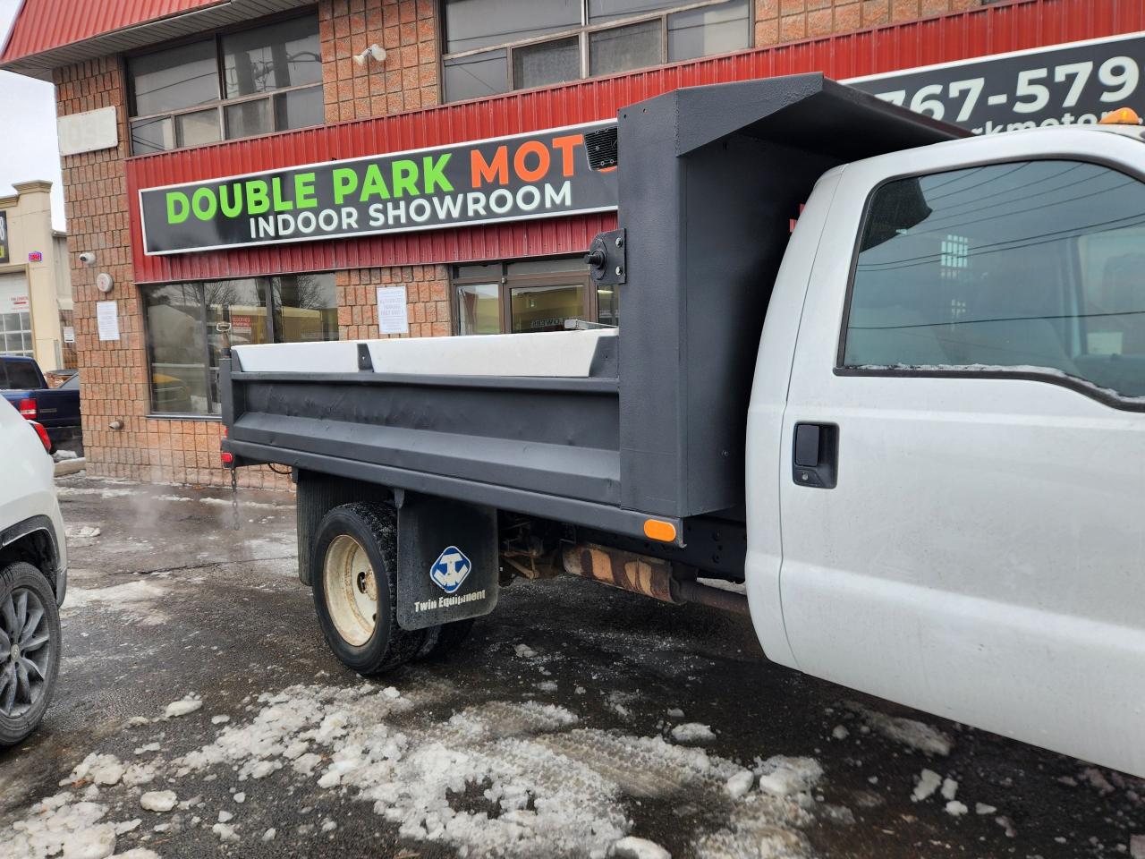 2016 Ford SUPER DUTY F-550 DRW XL SUPER DUTY F-550 WITH DUMP BED Photo