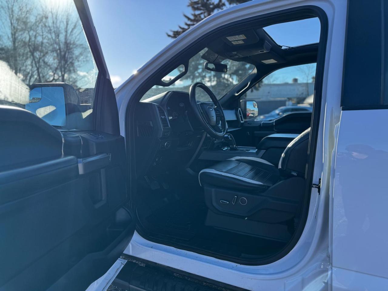 2018 Ford F-150 LOW KM XLT WITH LEATEHR NO ACCIDENT SAFETY 5.0L - Photo #11