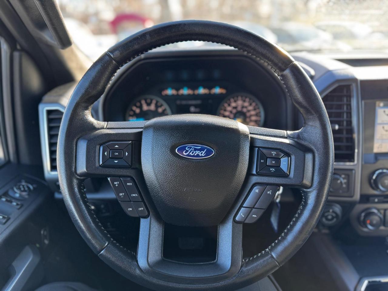 2018 Ford F-150 LOW KM XLT WITH LEATEHR NO ACCIDENT SAFETY 5.0L - Photo #17