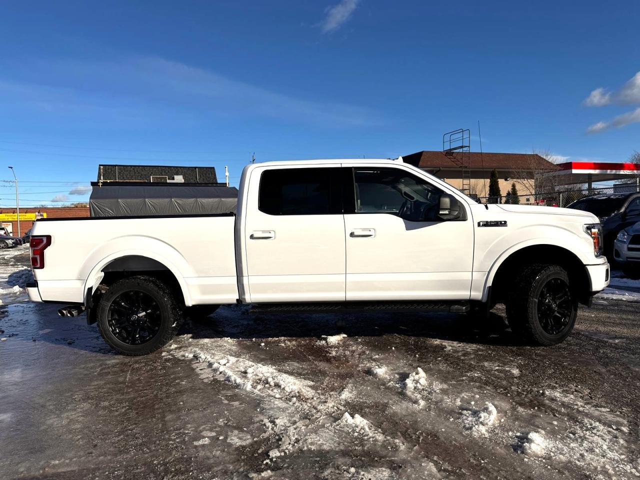 2018 Ford F-150 LOW KM XLT WITH LEATEHR NO ACCIDENT SAFETY 5.0L - Photo #9