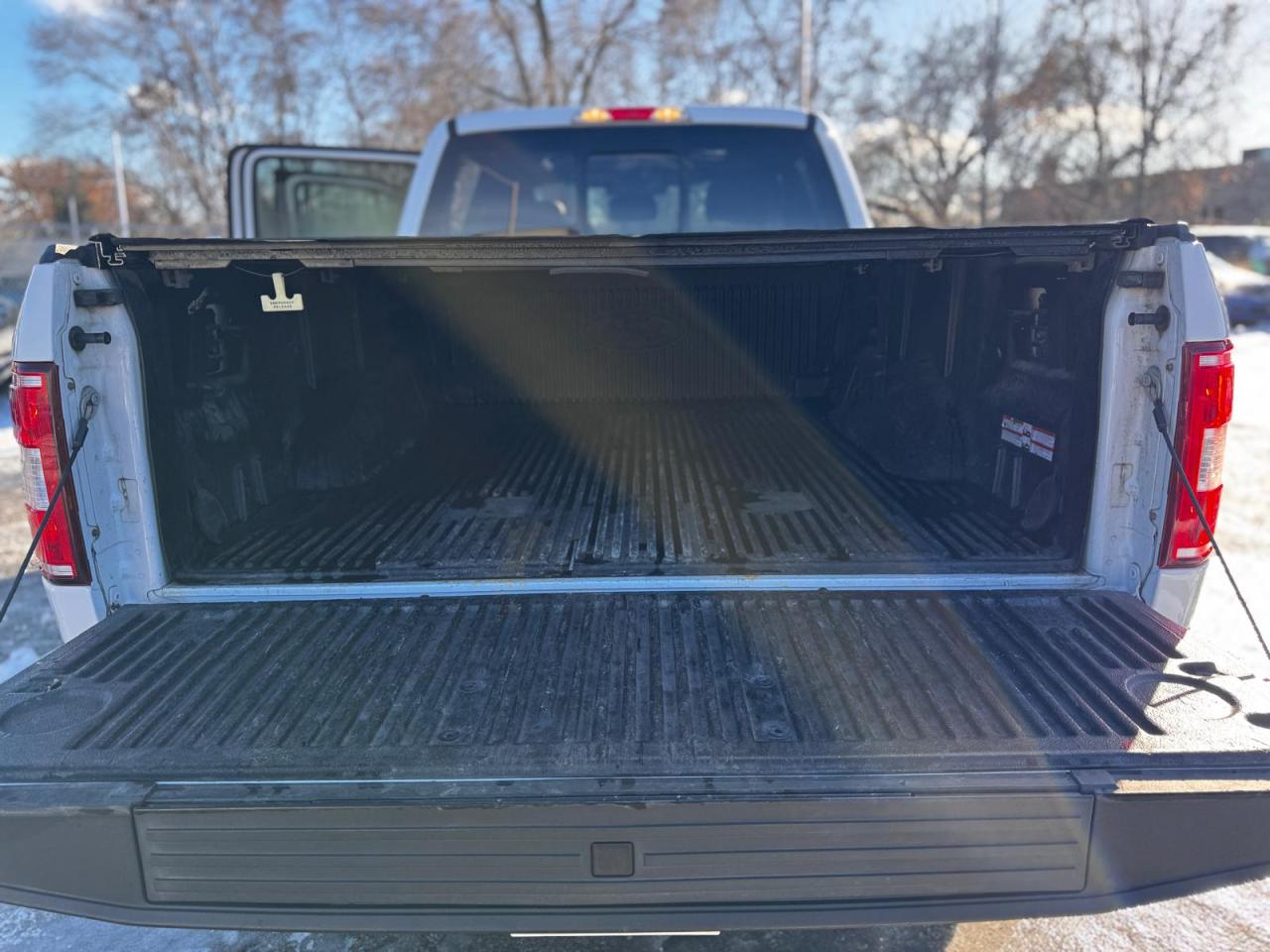 2018 Ford F-150 LOW KM XLT WITH LEATEHR NO ACCIDENT SAFETY 5.0L - Photo #13