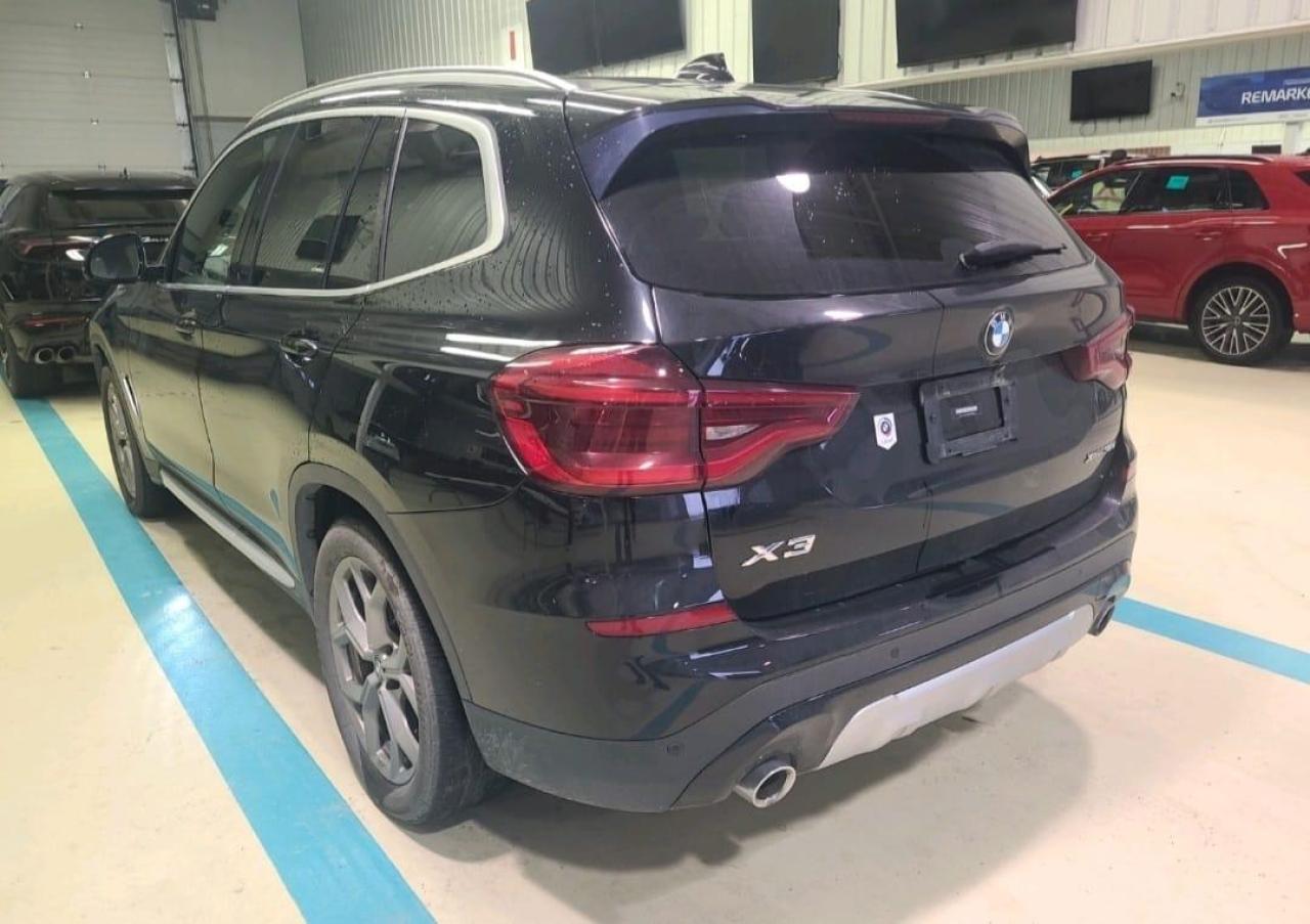 2021 BMW X3 xDrive30i Photo3