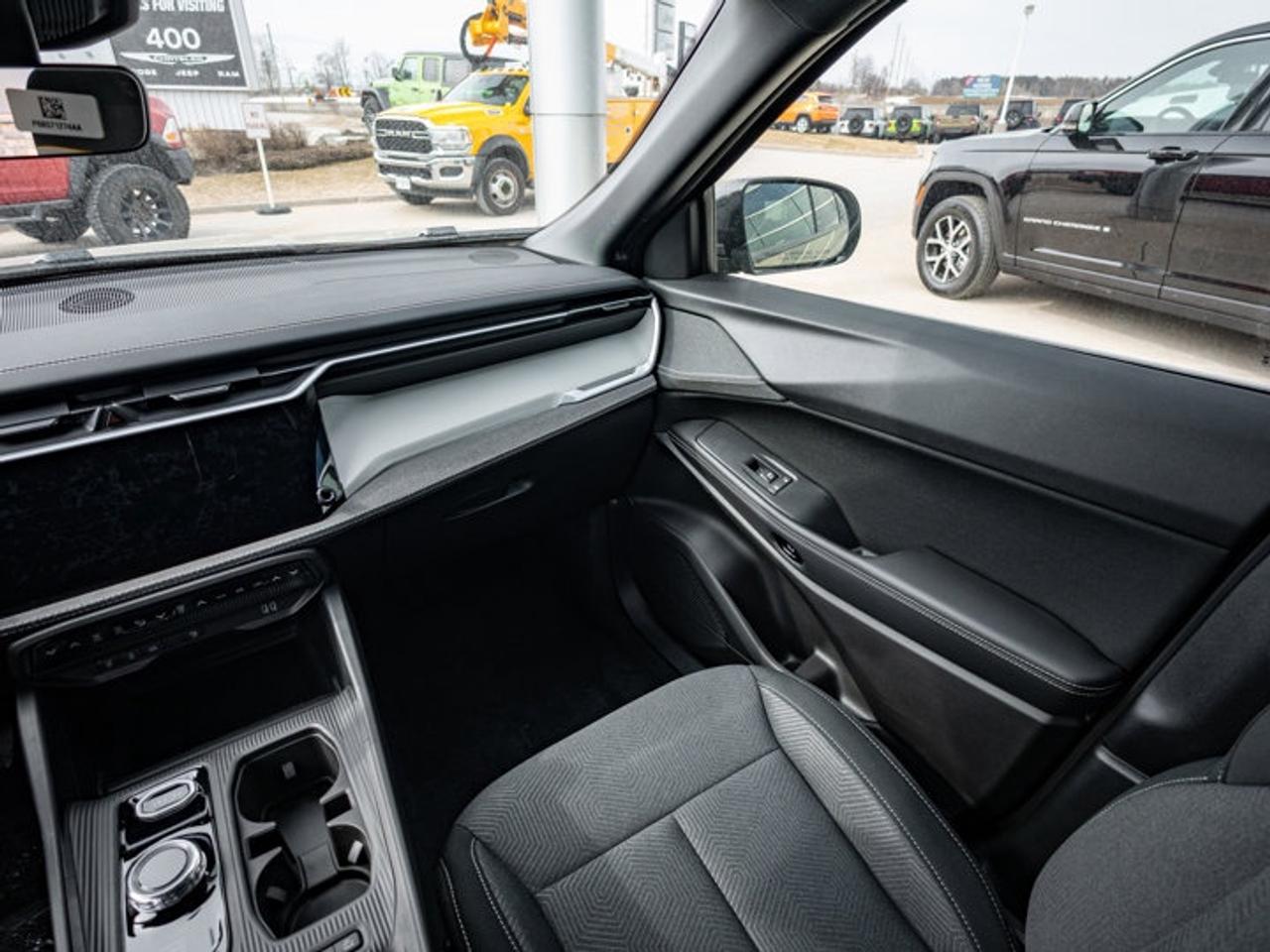 2026 Jeep Cherokee laredo Photo