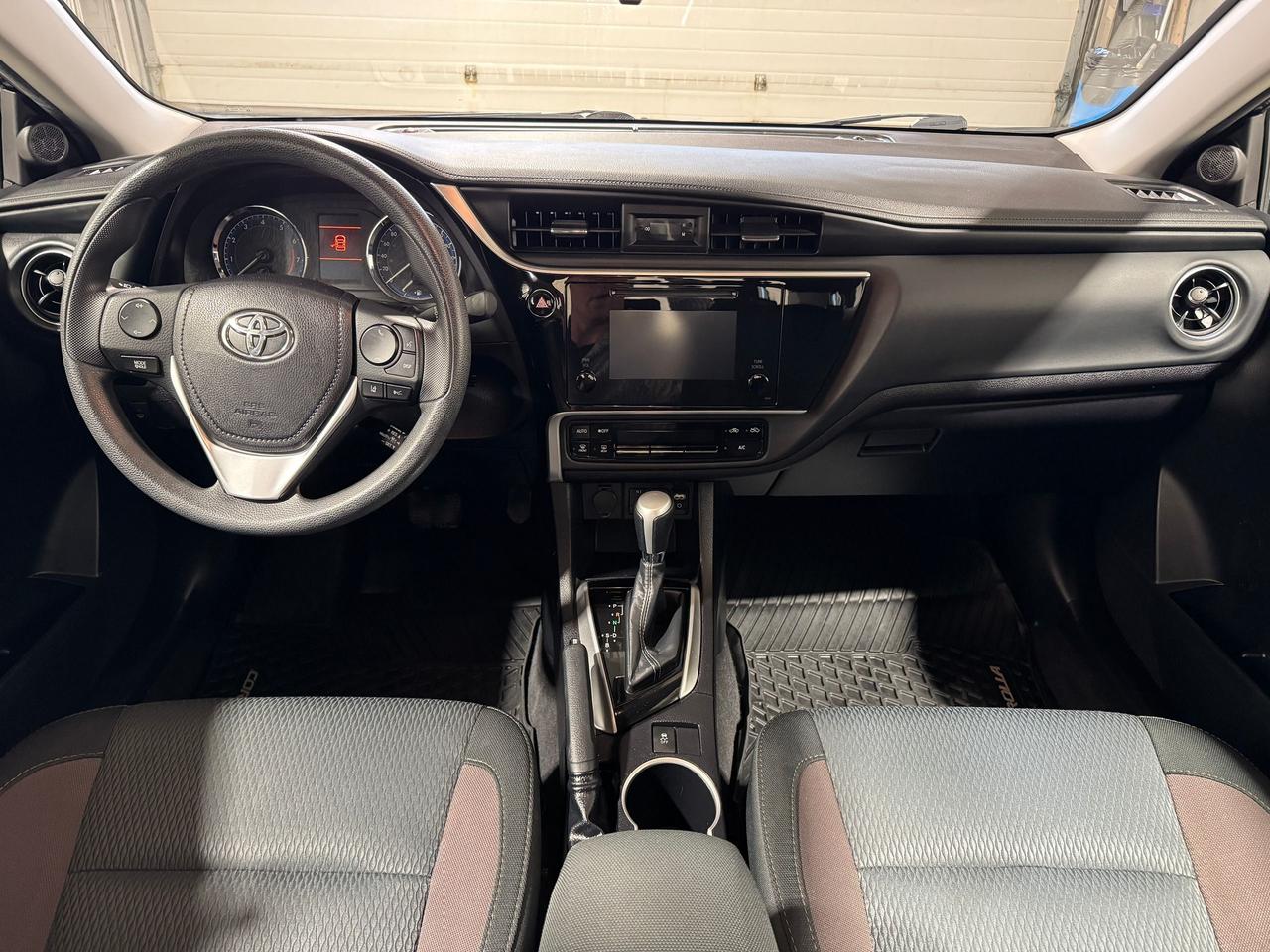 2019 Toyota Corolla LE / HEATED SEATS / TOYOTA SAFETY Photo