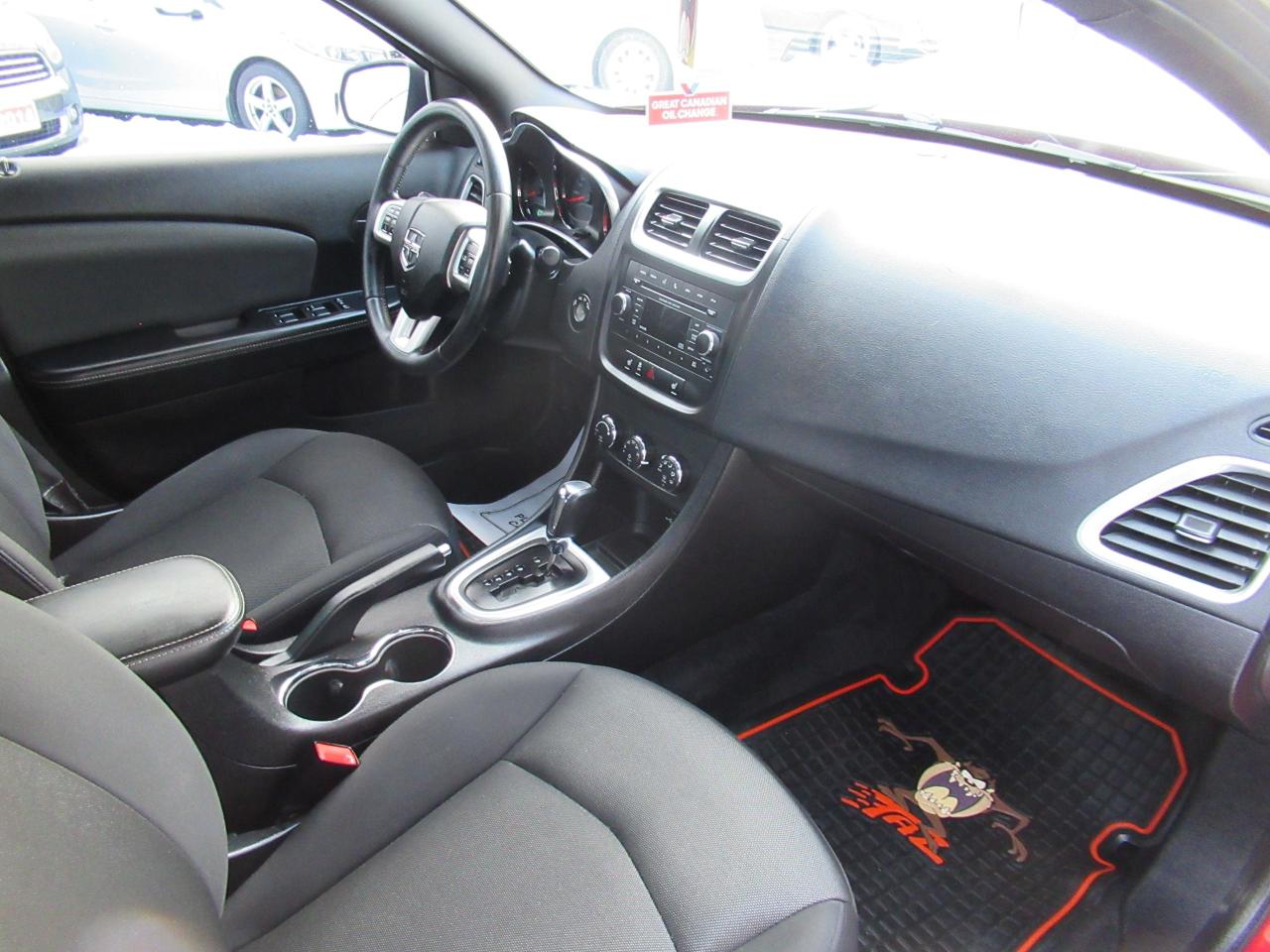 2012 Dodge Avenger SXT - Photo #8