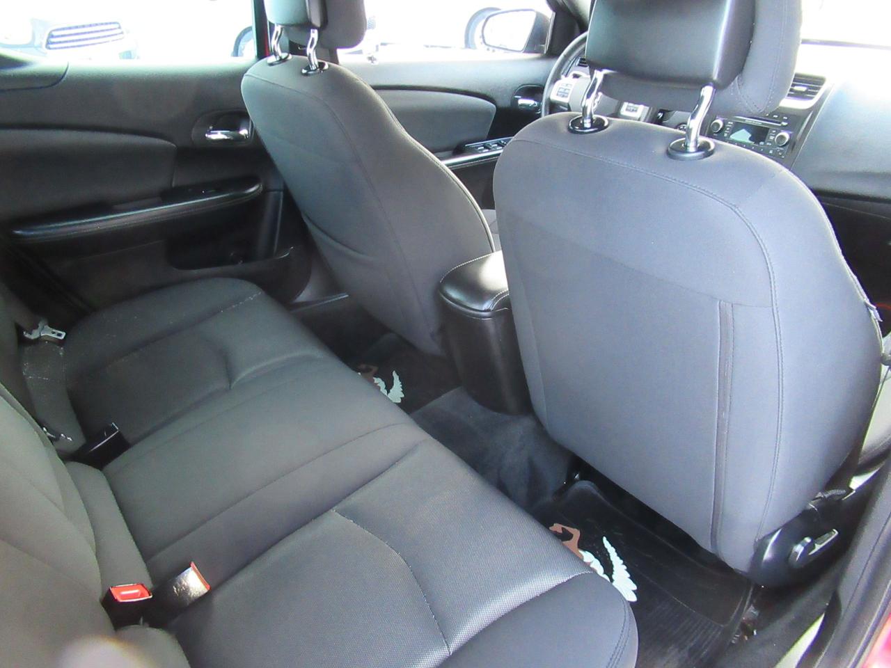 2012 Dodge Avenger SXT - Photo #9