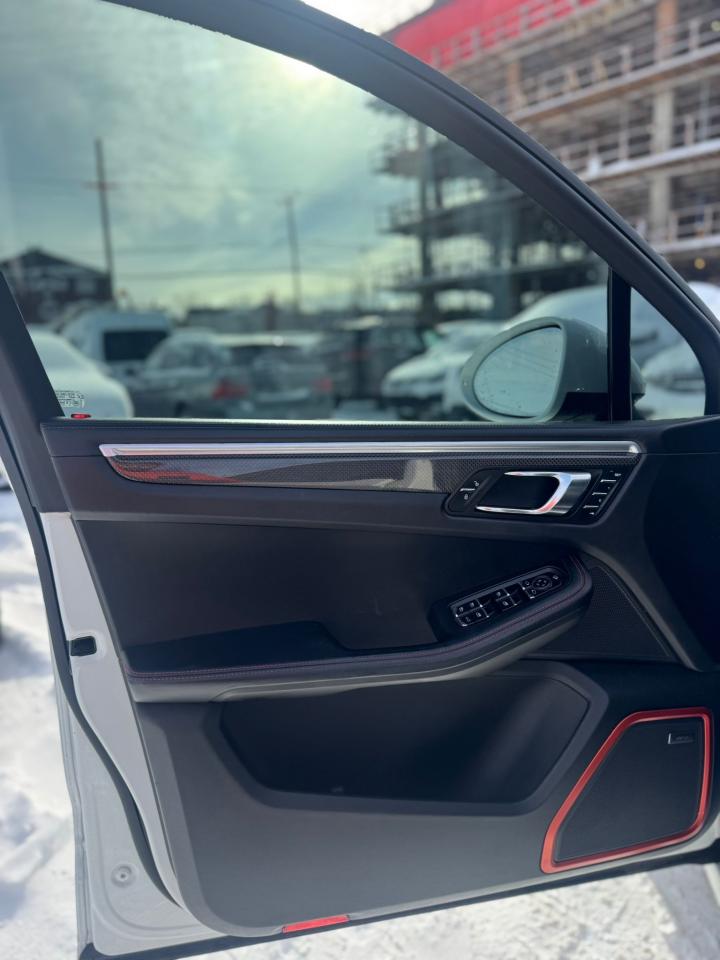 2017 Porsche Macan GTS - Photo #12