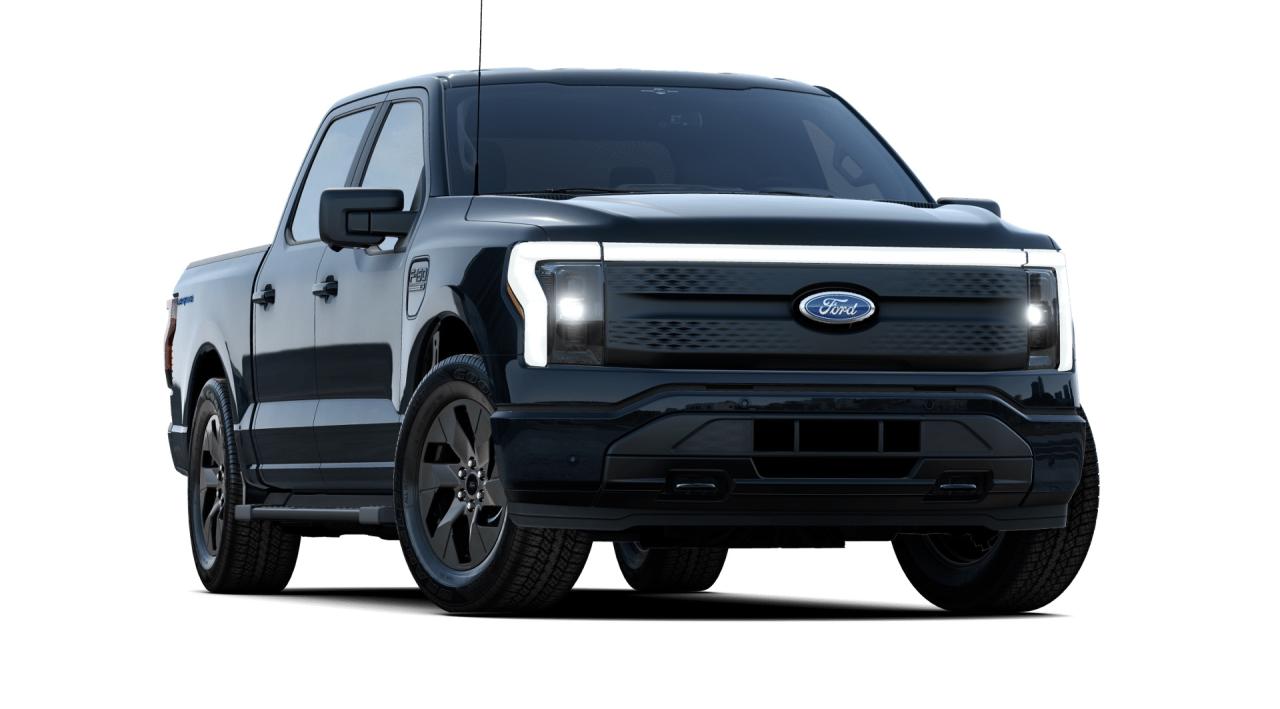 2023 Ford F-150 Lightning XLT 4WD SUPERCREW 5.5' BO Photo3