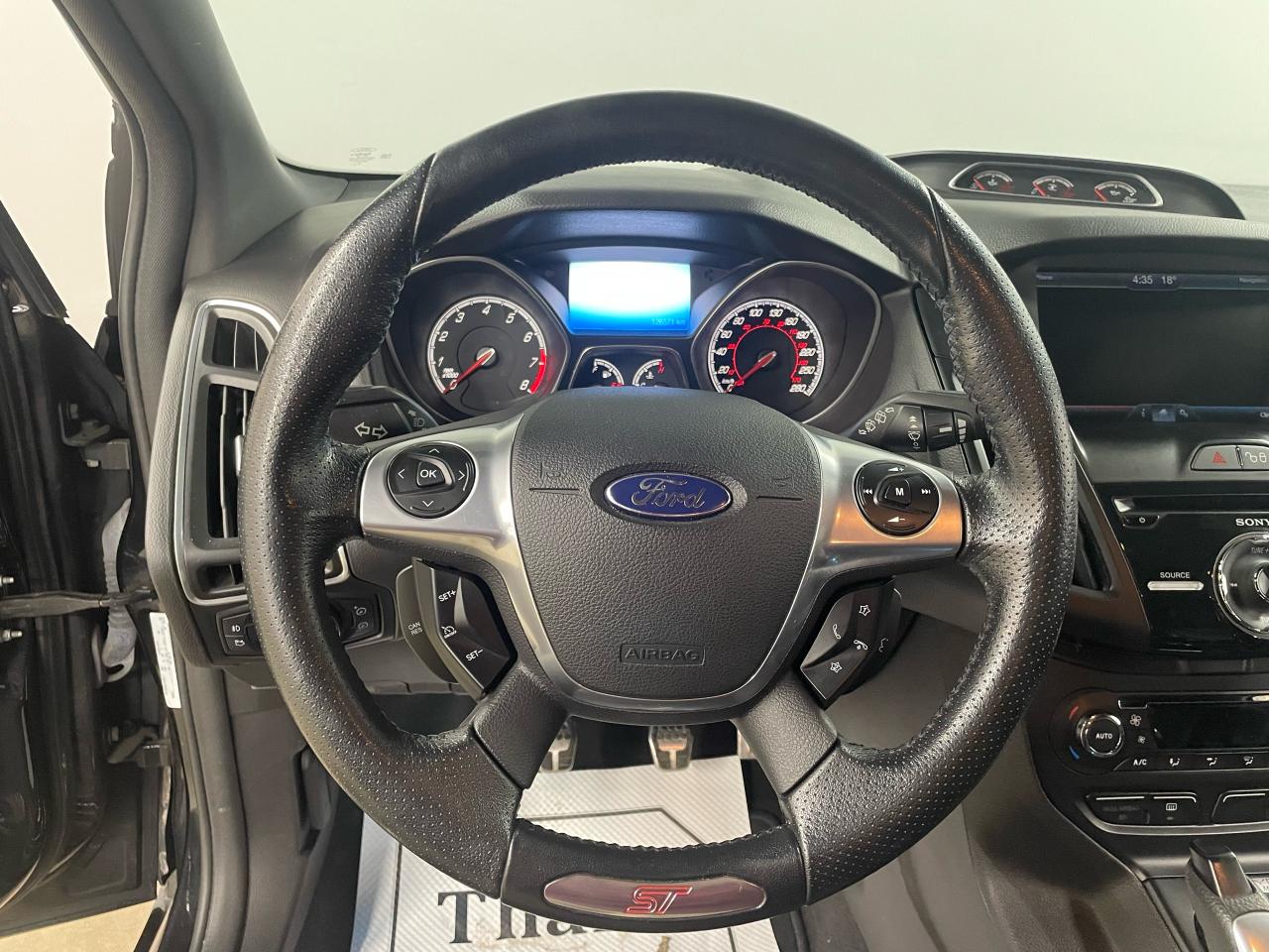 2013 Ford Focus 5dr HB ST Photo35