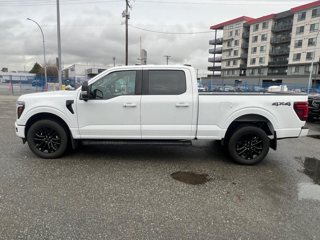 2025 Ford F-150 Lariat Photo4