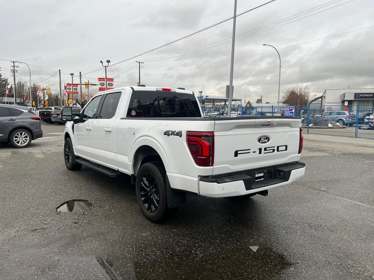 2025 Ford F-150 Lariat Photo24