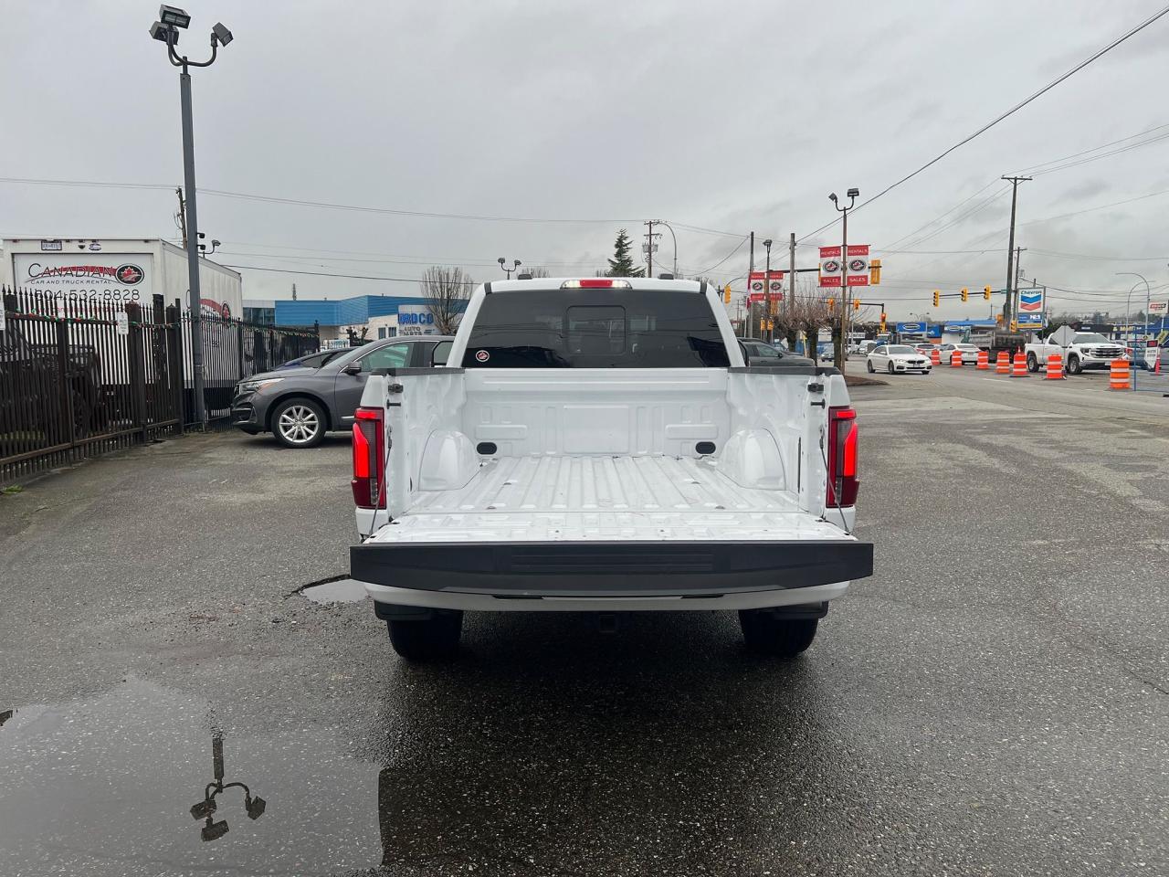 2025 Ford F-150 Lariat Photo7