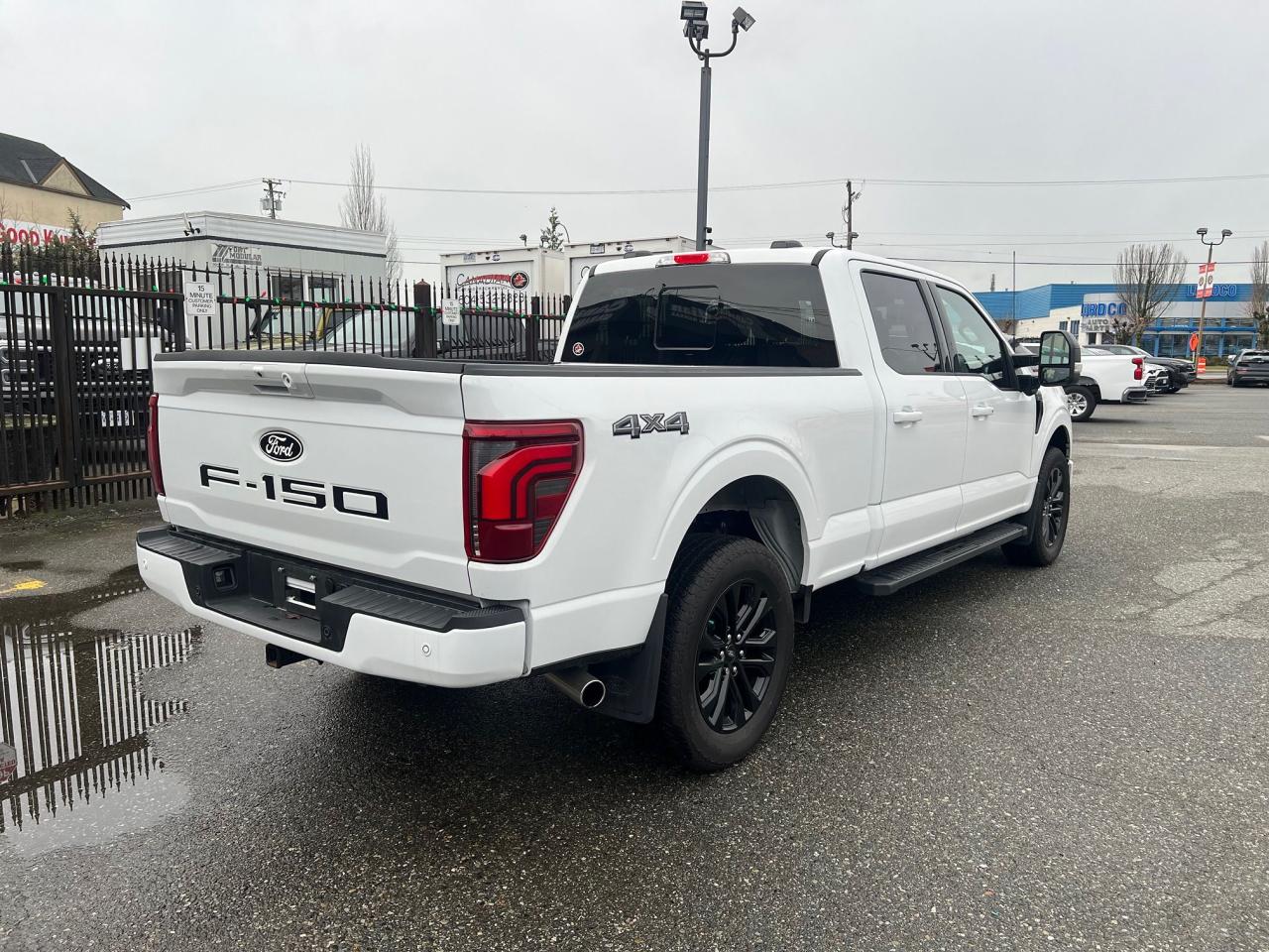 2025 Ford F-150 Lariat Photo8