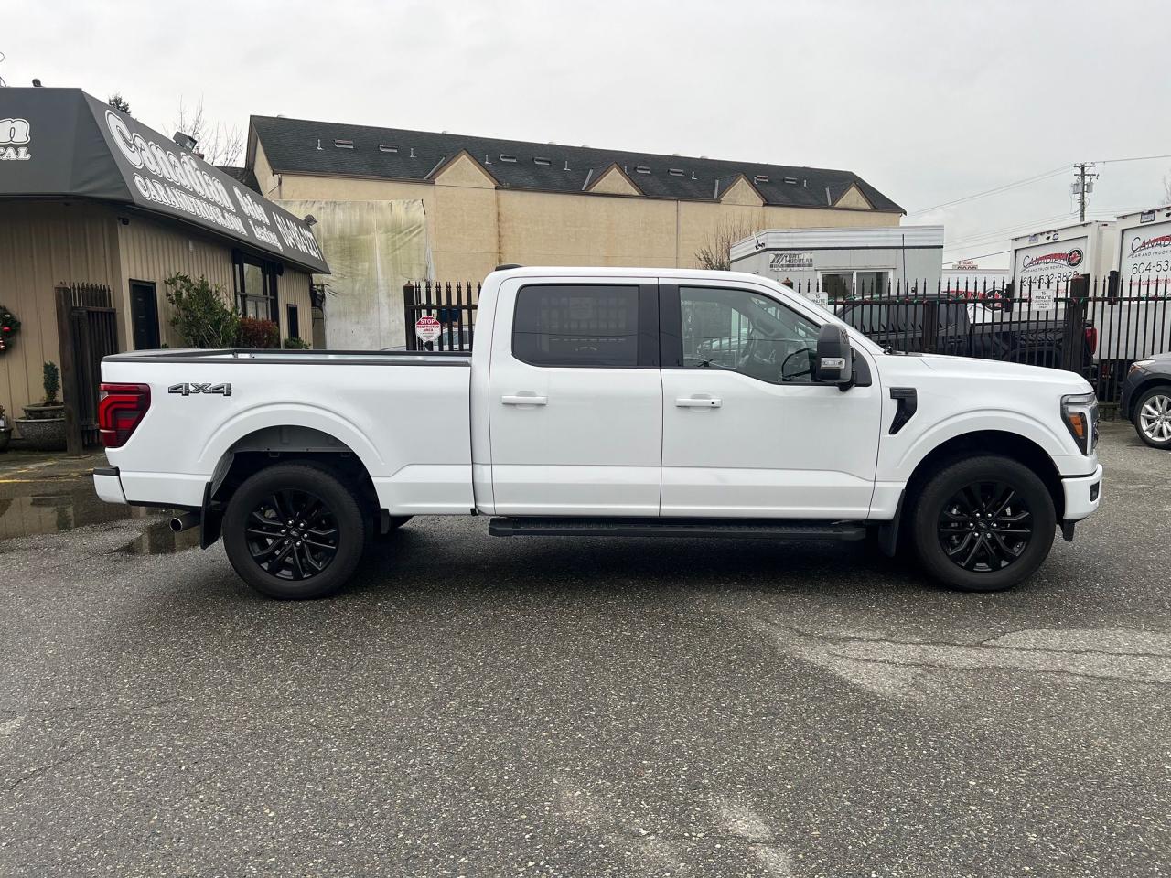 2025 Ford F-150 Lariat Photo9