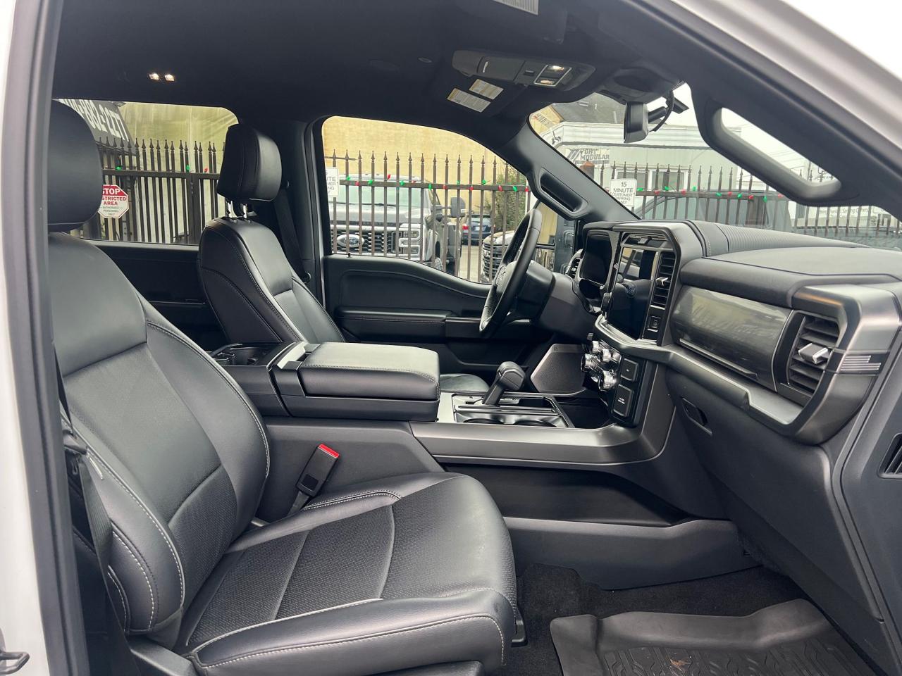 2025 Ford F-150 Lariat Photo29