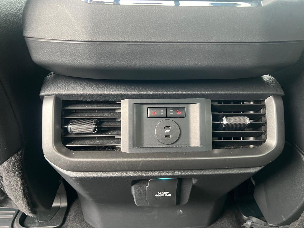 2025 Ford F-150 Lariat Photo12