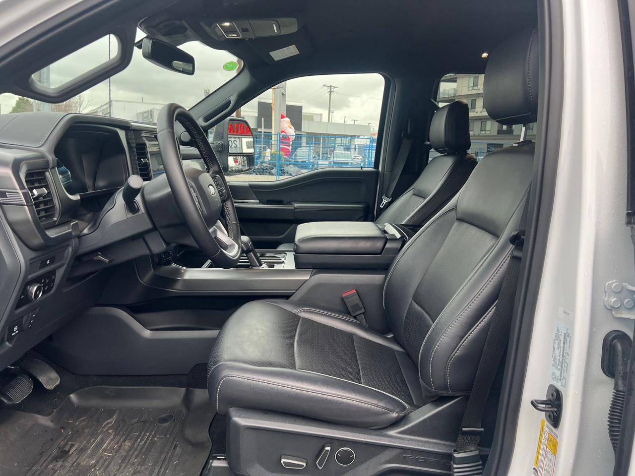 2025 Ford F-150 Lariat Photo33