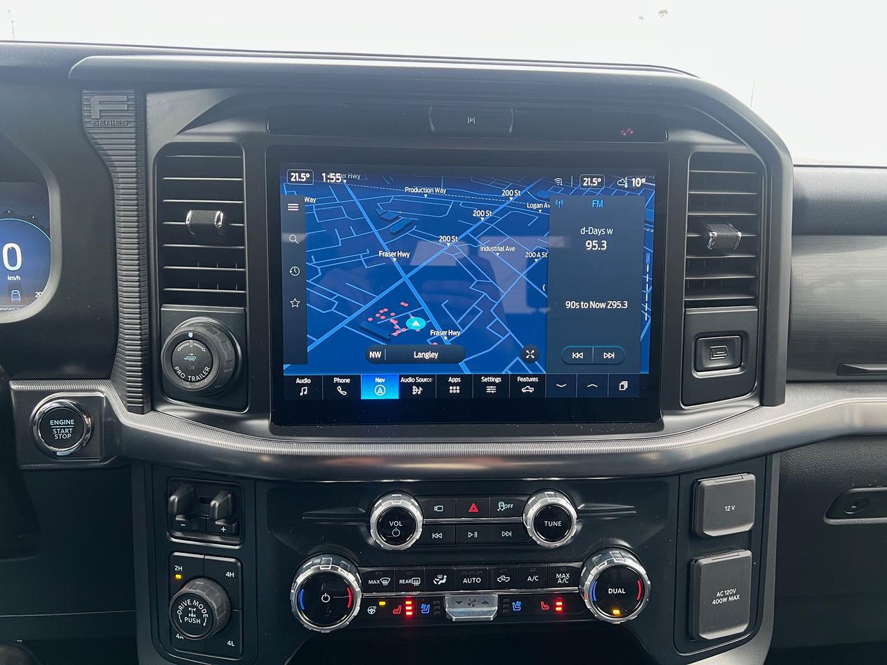 2025 Ford F-150 Lariat Photo