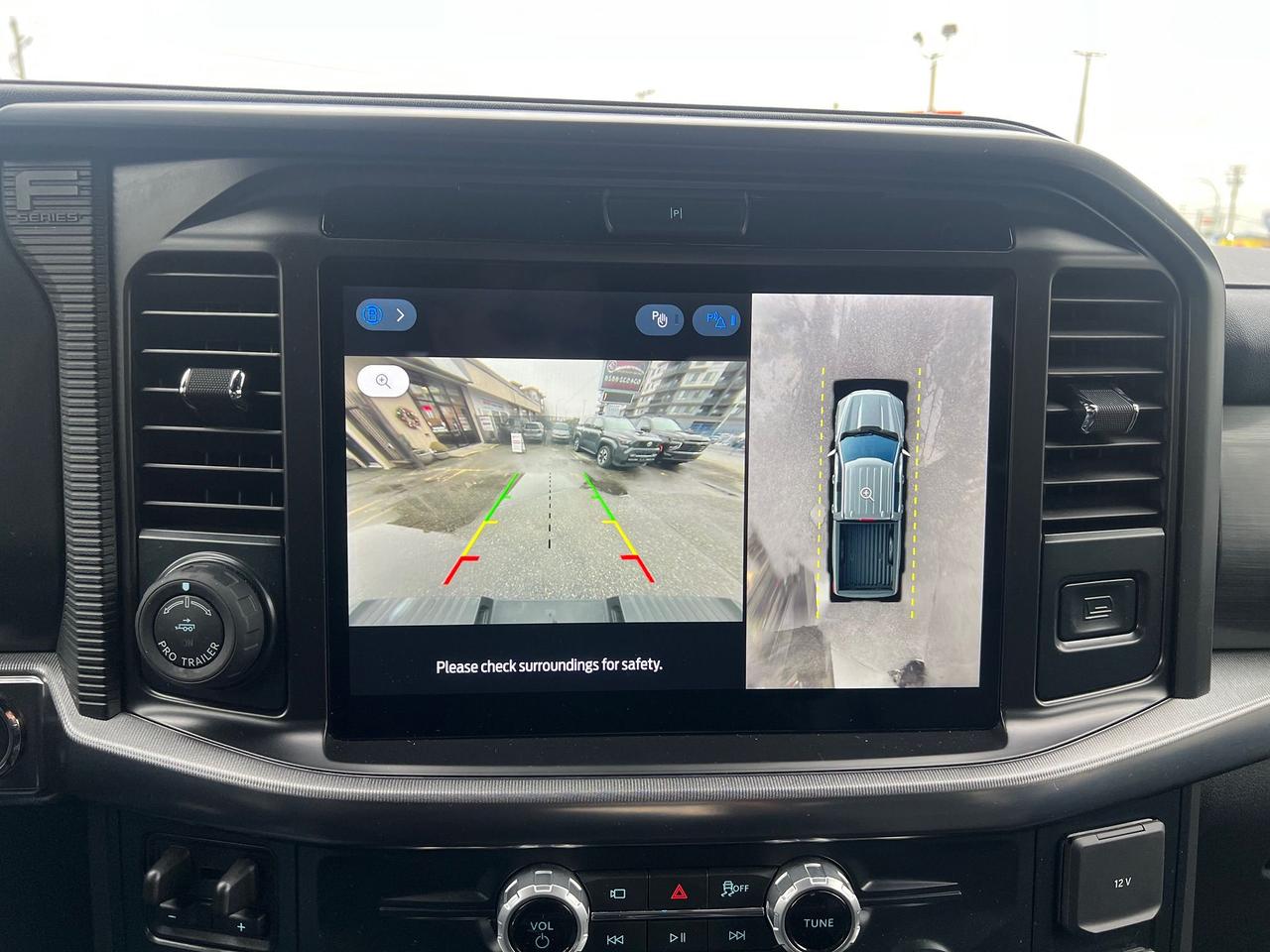 2025 Ford F-150 Lariat Photo