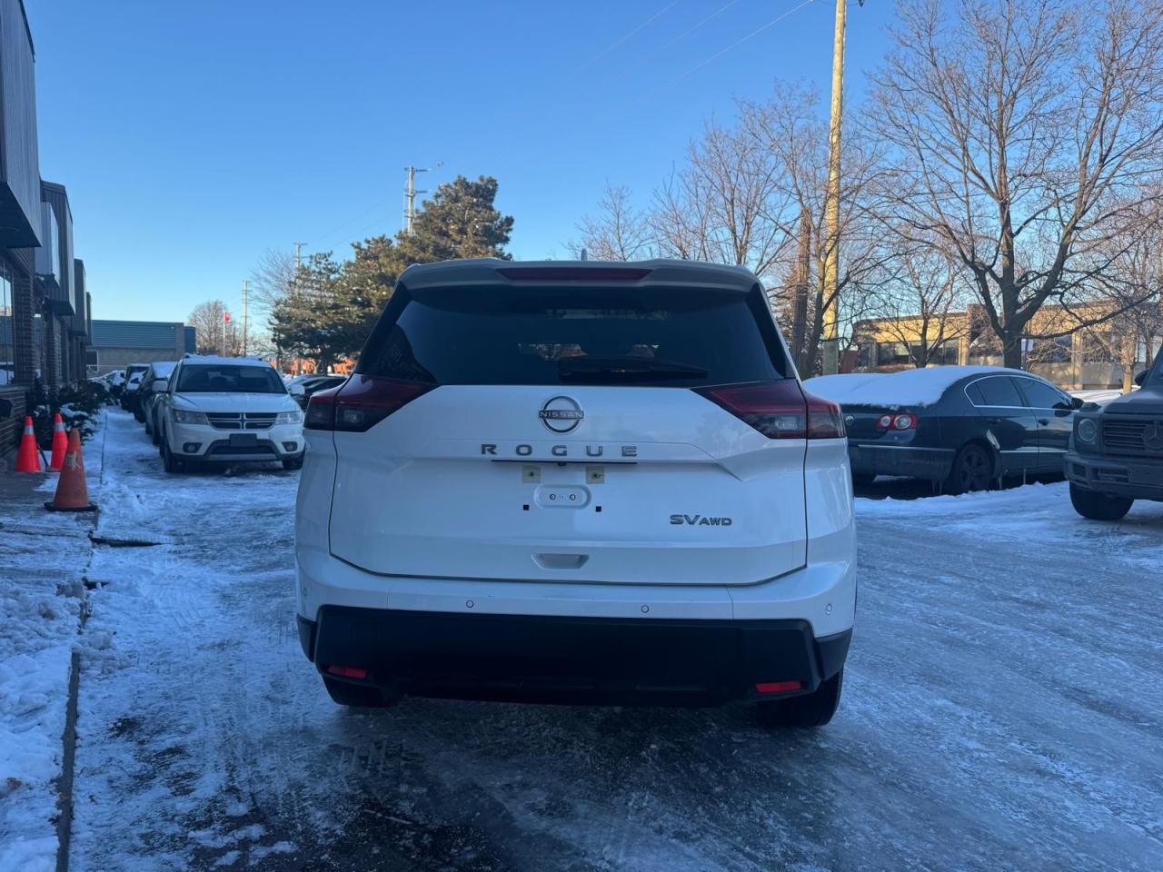 2024 Nissan Rogue AWD SV Moonroof Photo3