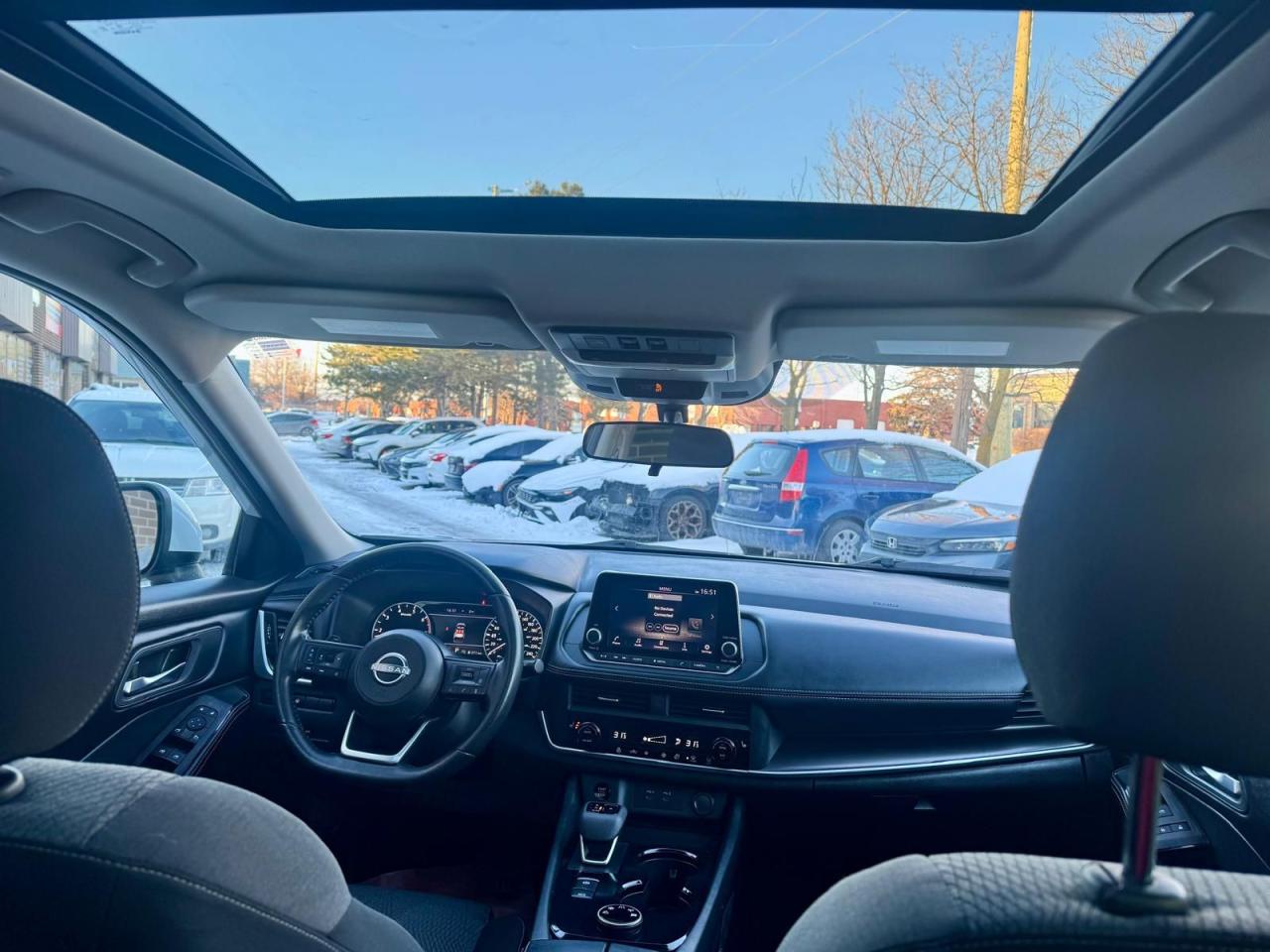 2024 Nissan Rogue AWD SV Moonroof Photo4