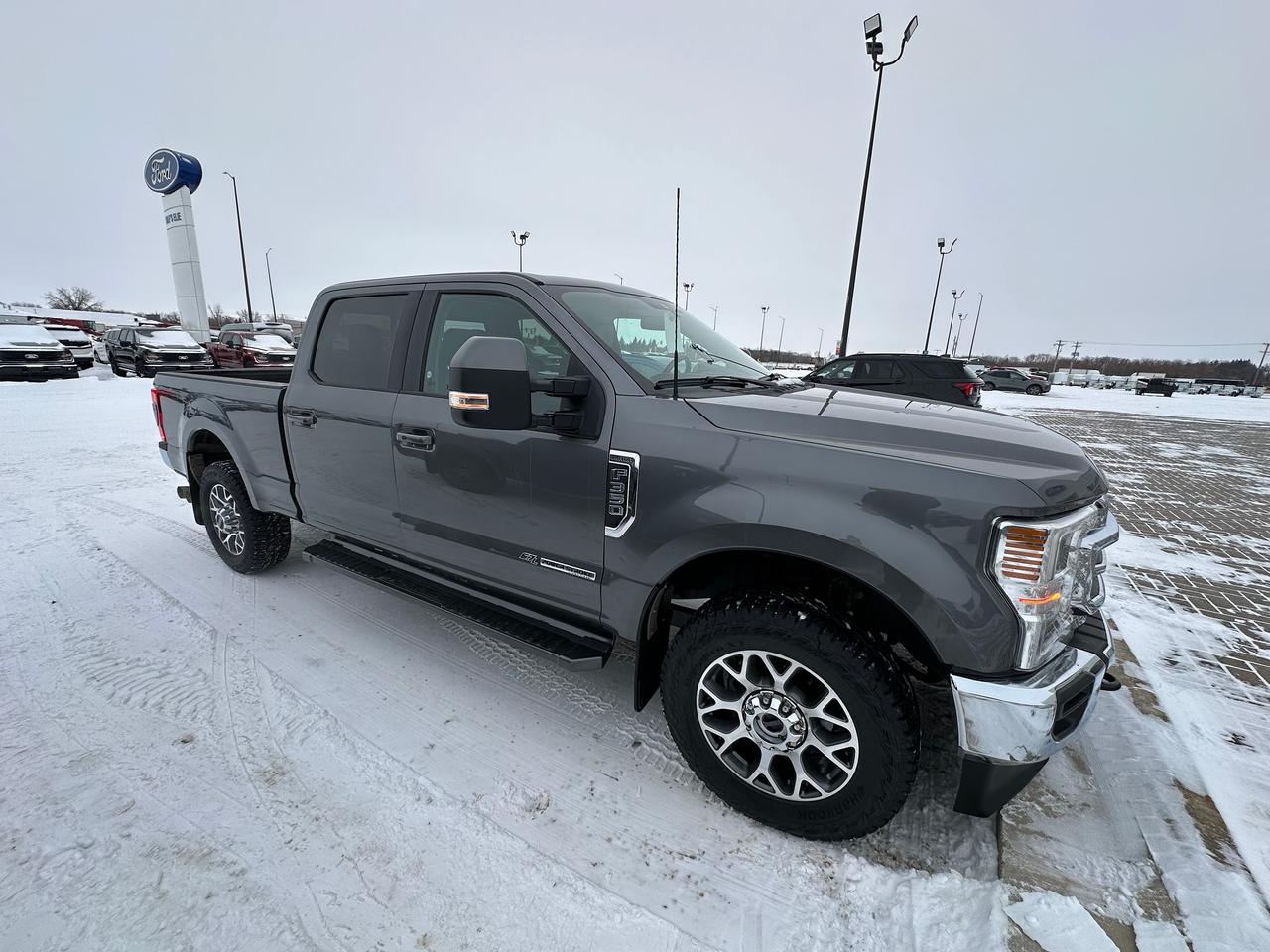 2021 Ford SUPER DUTY F-350 SRW Lariat Photo5