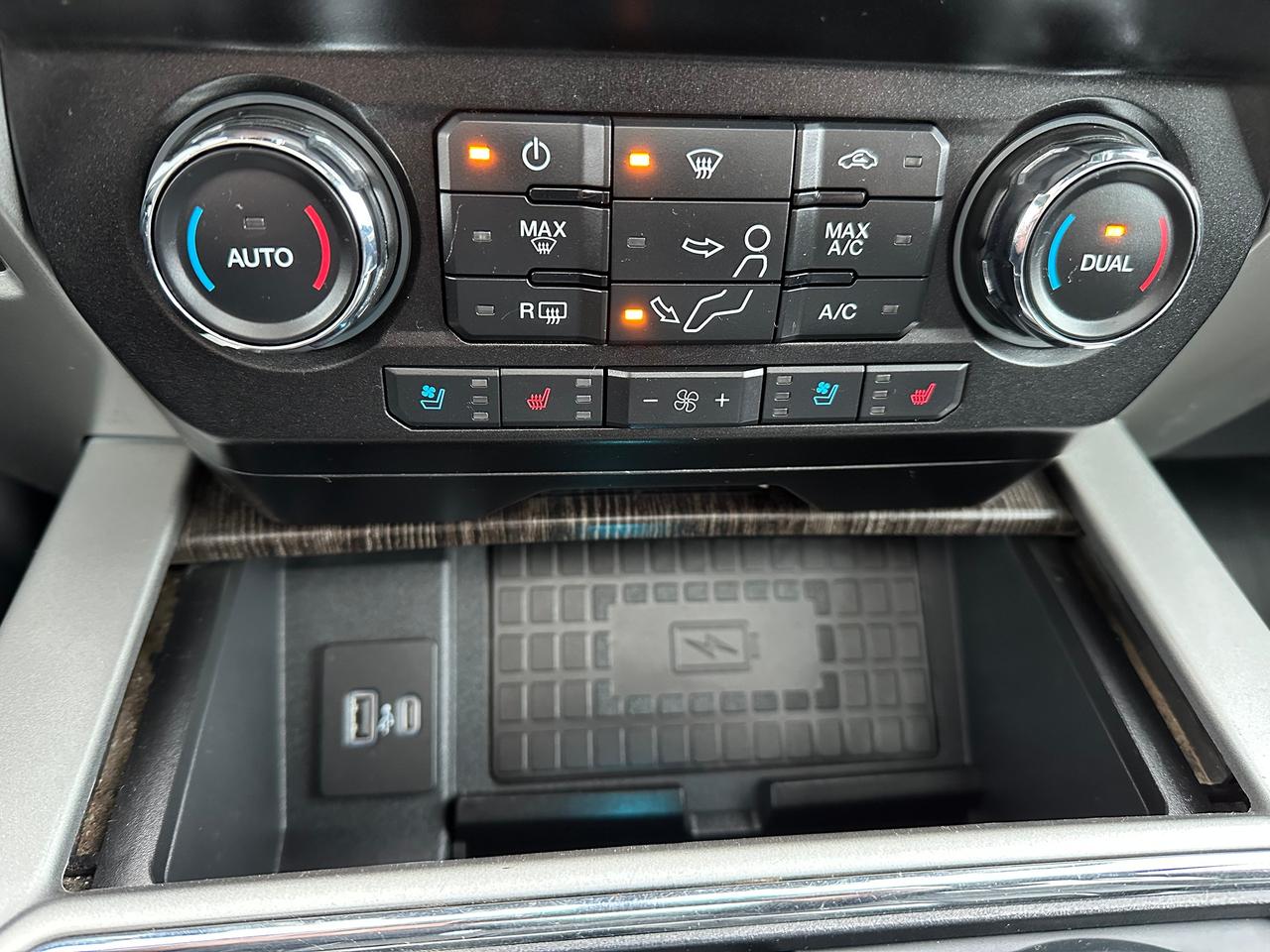 2021 Ford SUPER DUTY F-350 SRW Lariat Photo5