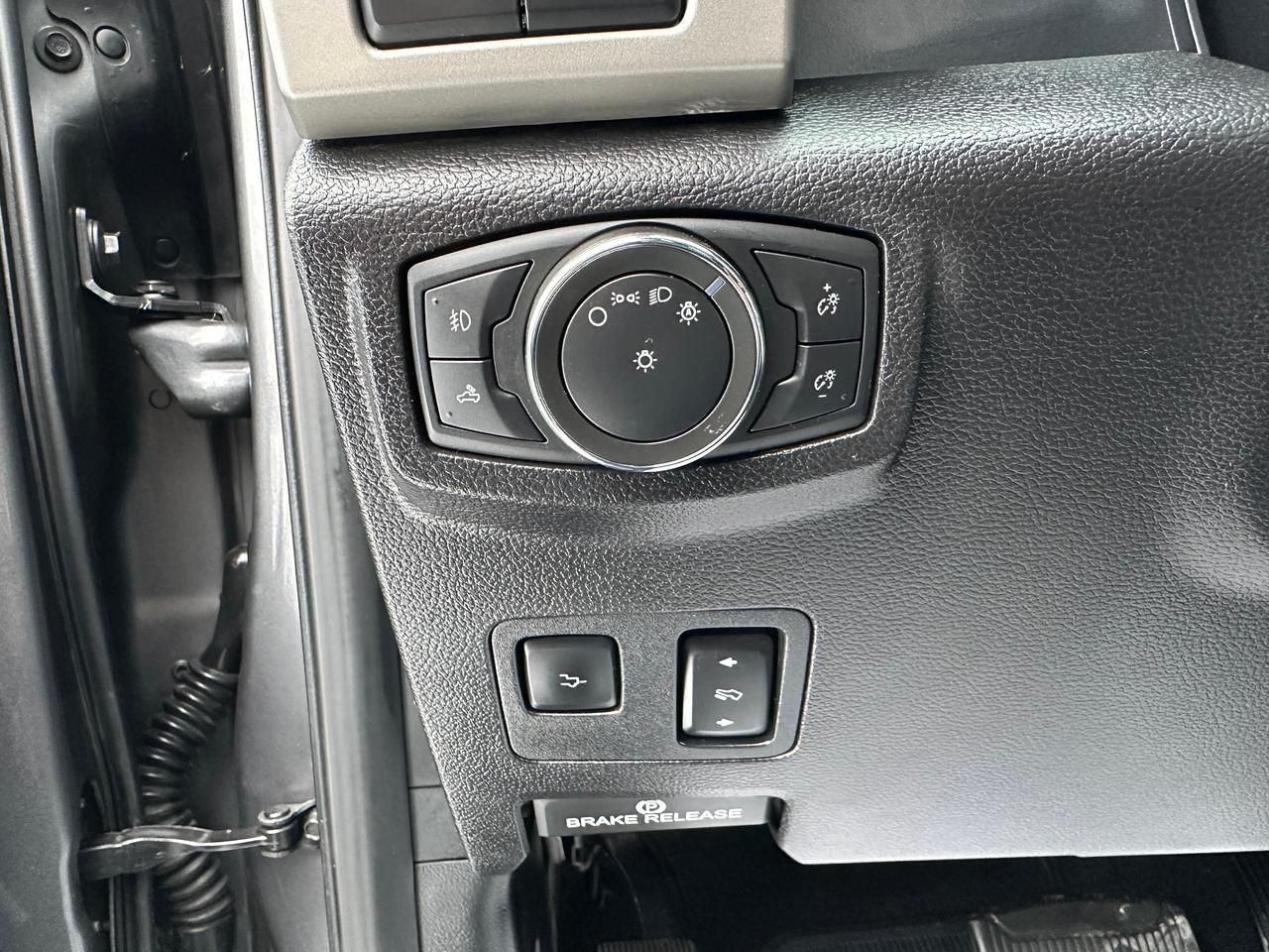 2021 Ford SUPER DUTY F-350 SRW Lariat Photo5