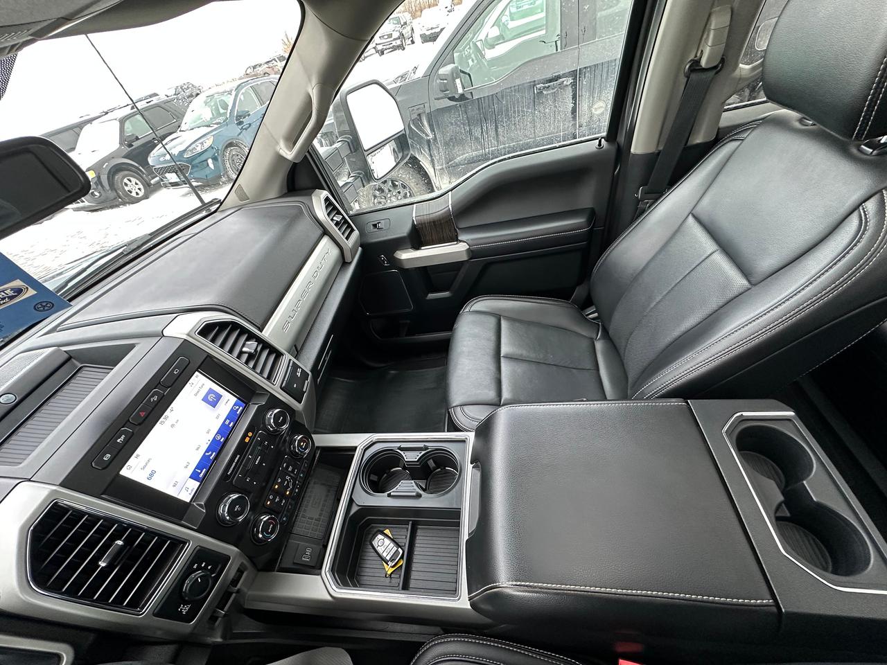 2021 Ford SUPER DUTY F-350 SRW Lariat Photo5