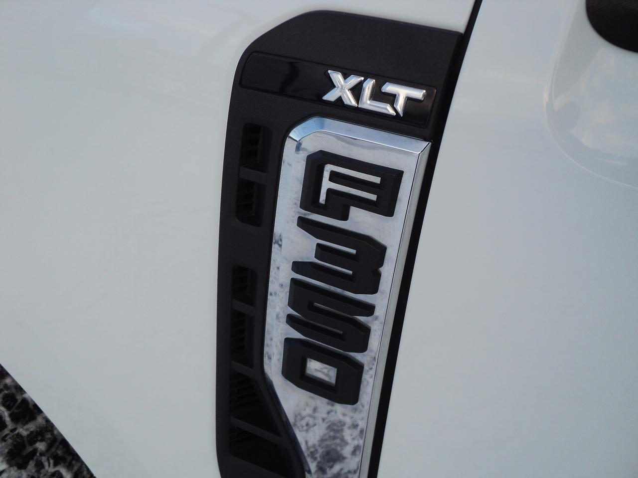 2023 Ford SUPER DUTY F-350 DRW XLT CrewCab 4WD 6.7L8cyl TurboDiesel 8' Box - Photo #34