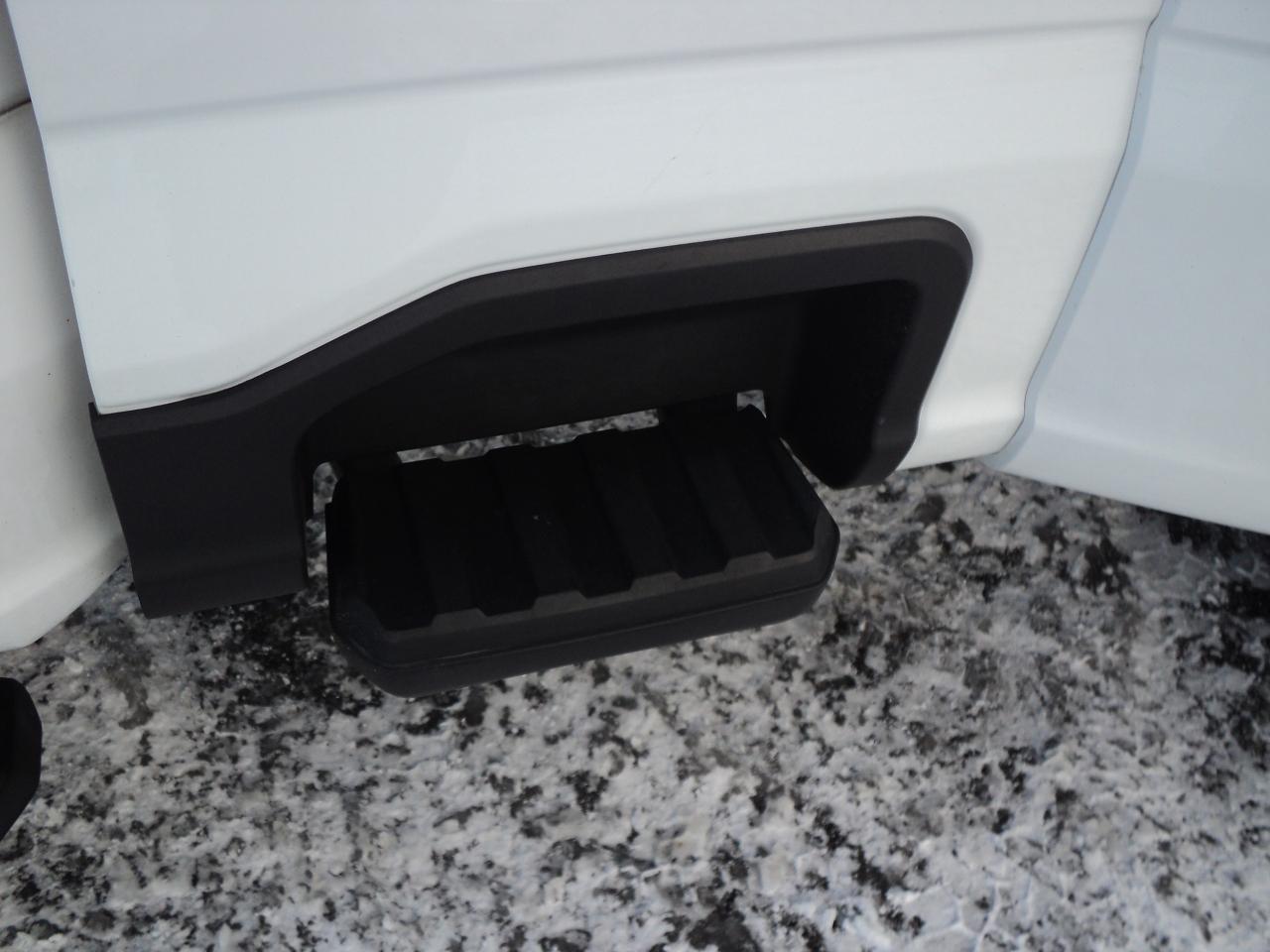 2023 Ford SUPER DUTY F-350 DRW XLT CrewCab 4WD 6.7L8cyl TurboDiesel 8' Box - Photo #32